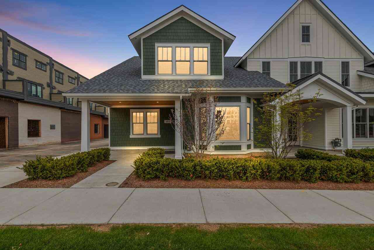 Condo For Sale - 201 Mill Circle<br/> Northville, MI 48167