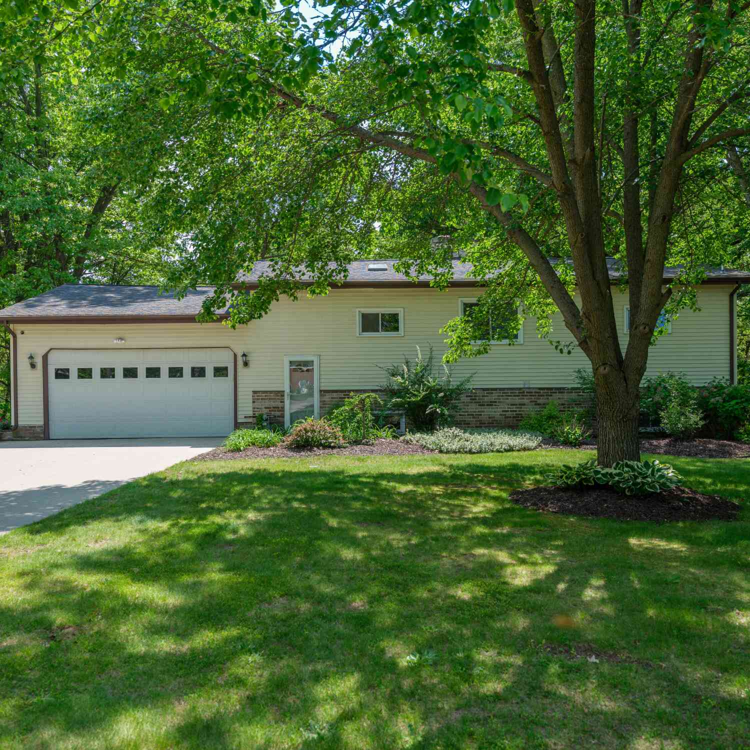 Homes For Sale - 52120 Kern Drive<br/> Three Rivers, MI 49093