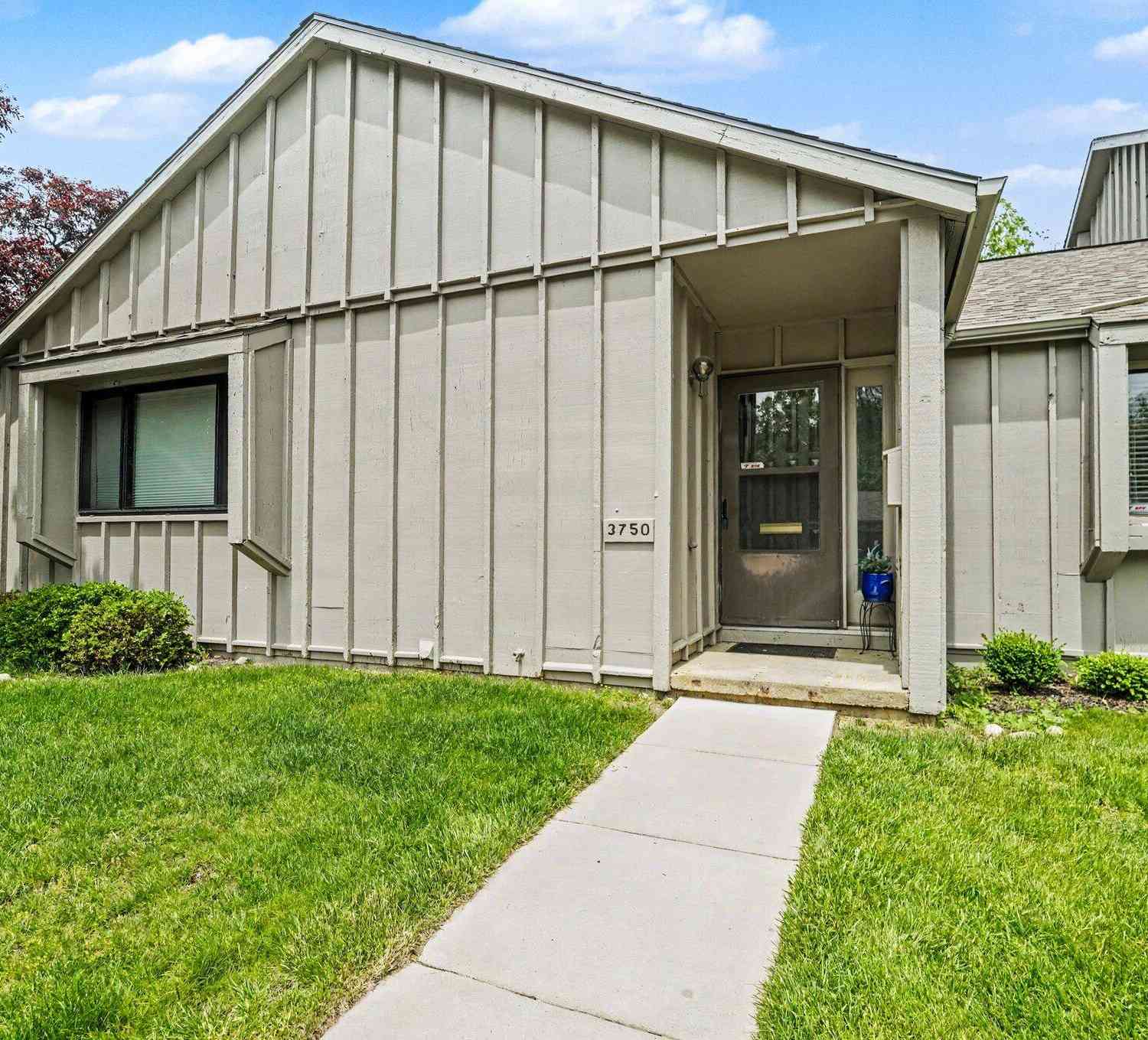 Condo For Sale - 3750 Cedaridge Road<br/> Kalamazoo, MI 49008