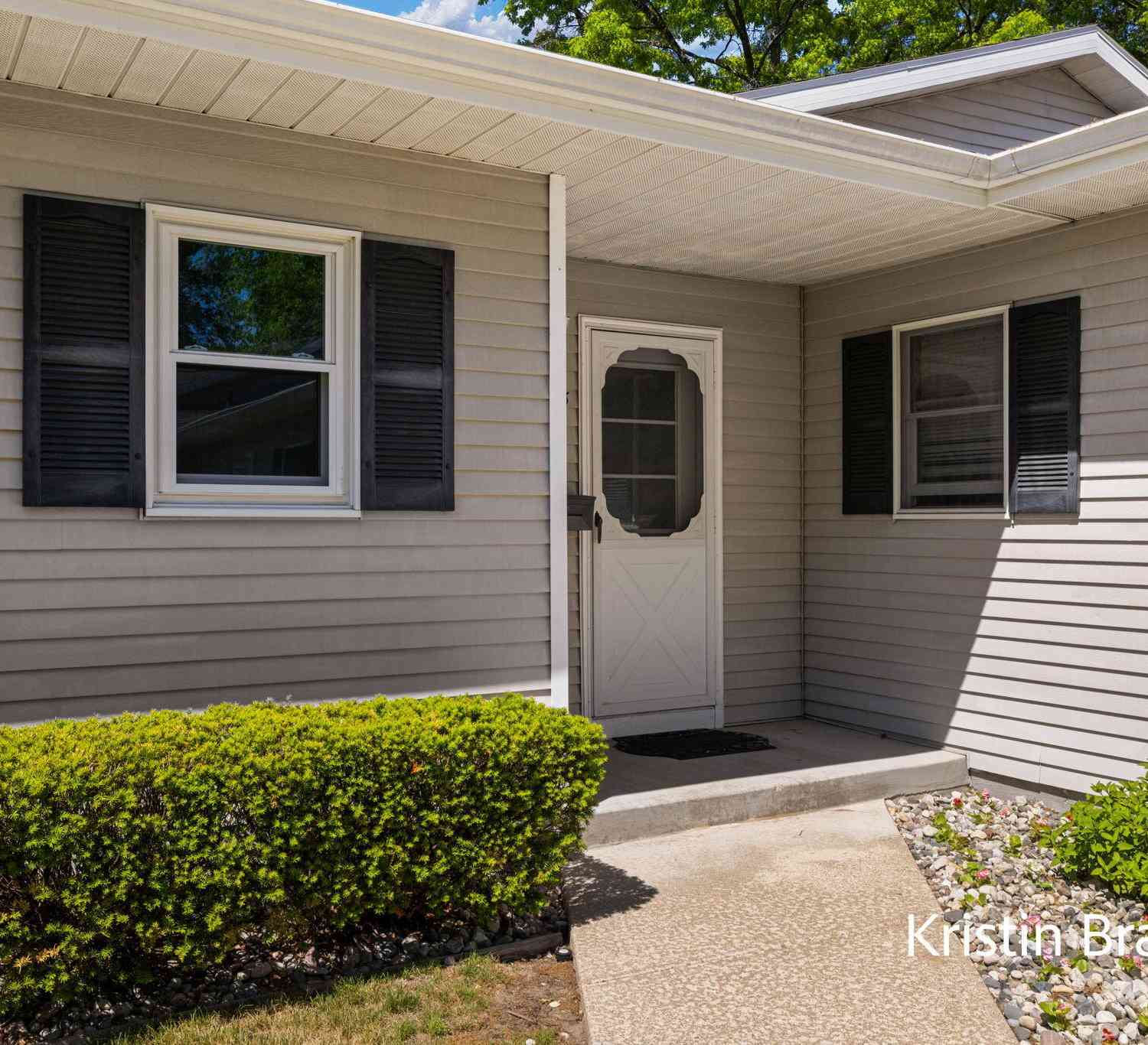 Condo For Sale - 1075 Walnut Grove Drive #27<br/> Muskegon, MI 49441