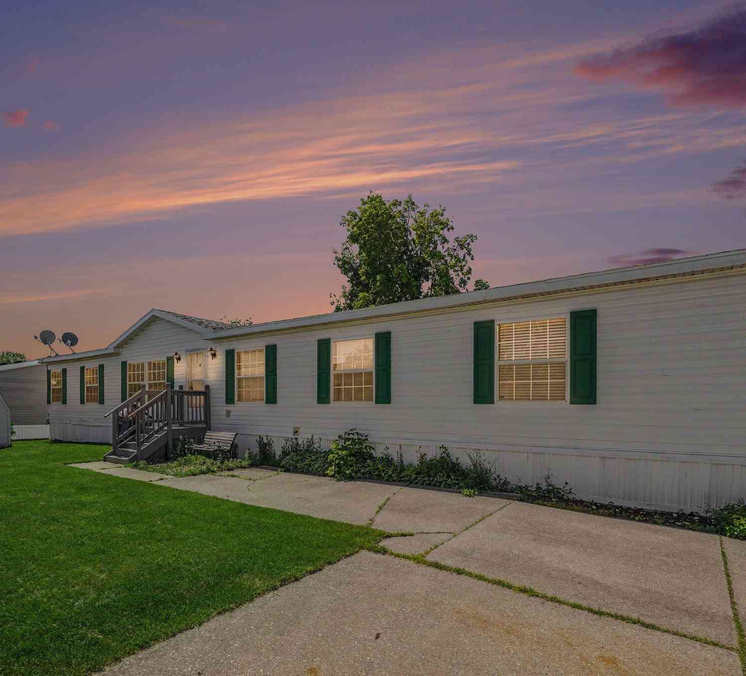 Mobile Home For Sale - 5616 N Mayberry Street<br/> Kalamazoo, MI 49009