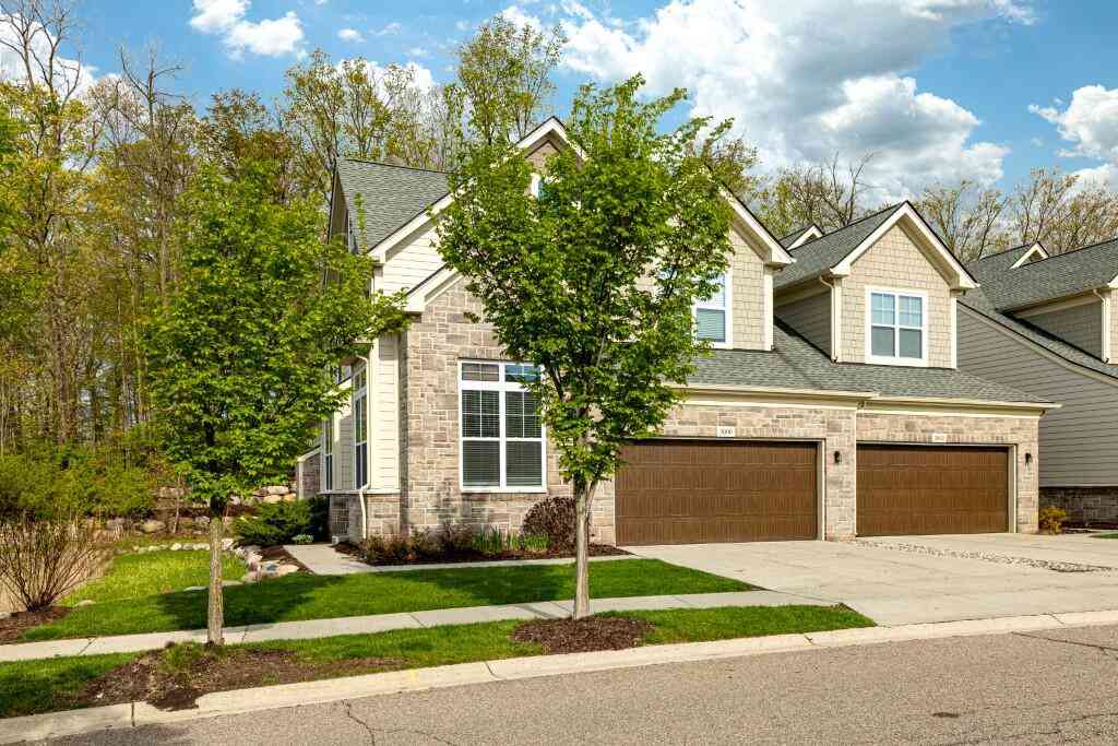 Condo For Rent - 3000 N Spurway Drive<br/> Ann Arbor, MI 48105