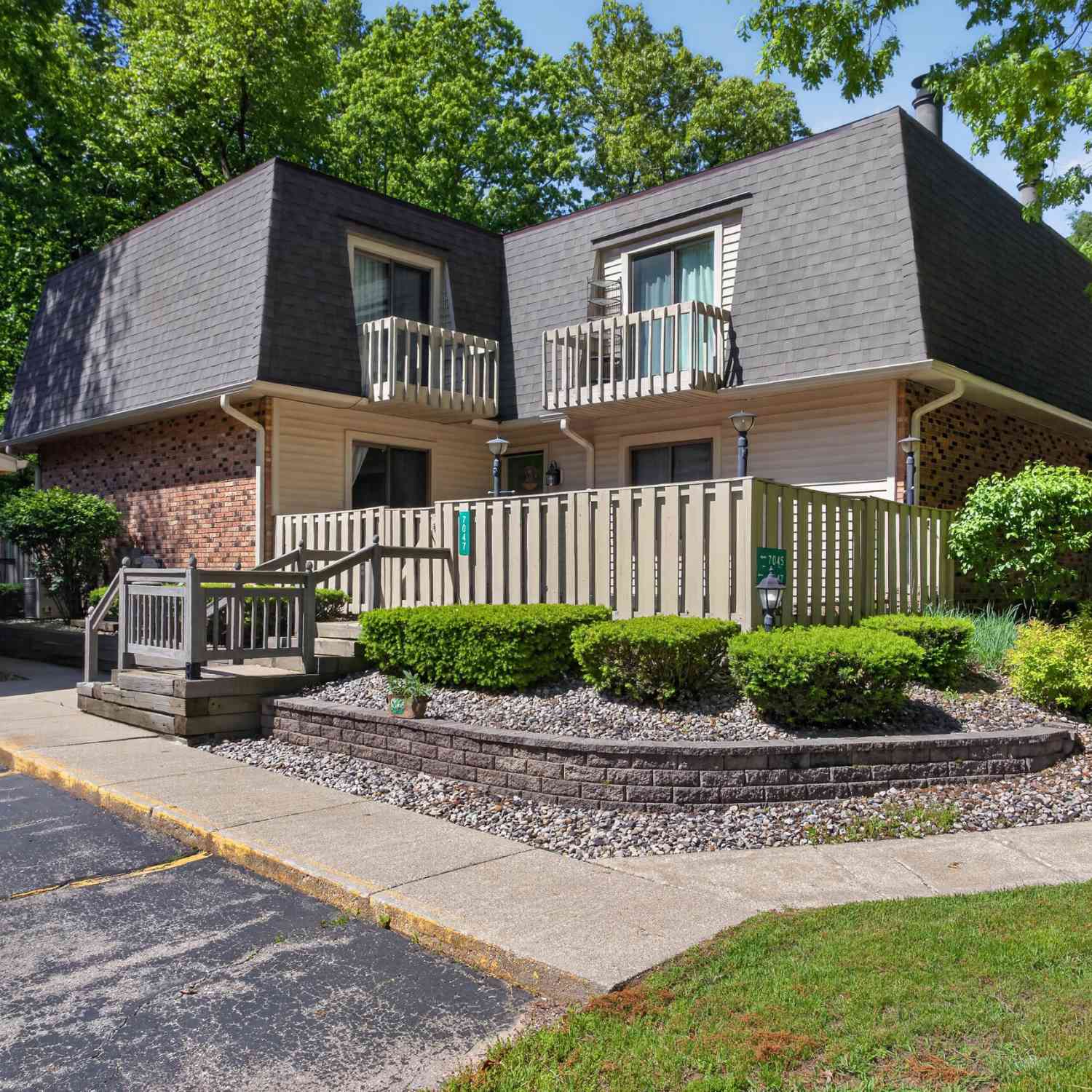 Condo For Sale - 7047 Mckay Road<br/> Jackson, MI 49201