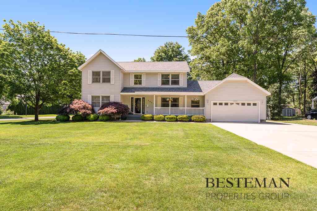 Homes For Sale - 2023 Filonow Drive<br/> Muskegon, MI 49444