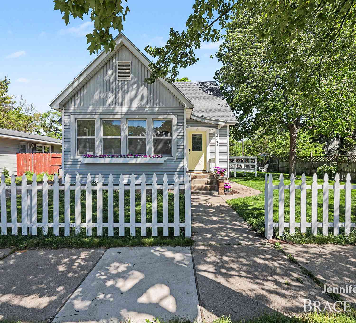 Homes For Sale - 2154 Morton Avenue<br/> Muskegon, MI 49441