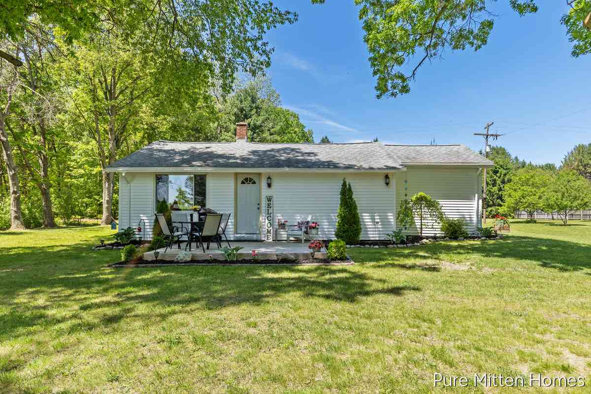 Homes For Sale - 5234 S Johnson Road<br/> Montcalm County, Greenville, MI 48838