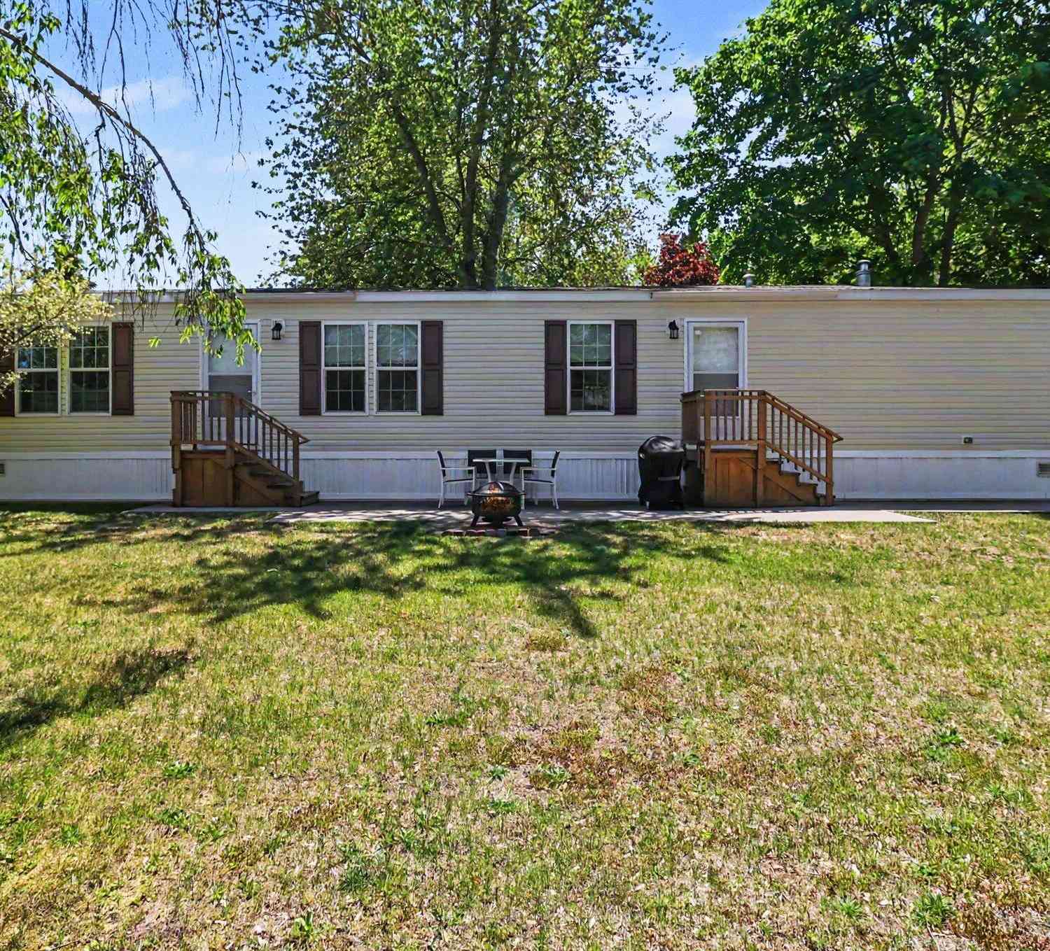 Mobile Home For Sale - 2860 Trepanier Drive<br/> Ludington, MI 49431