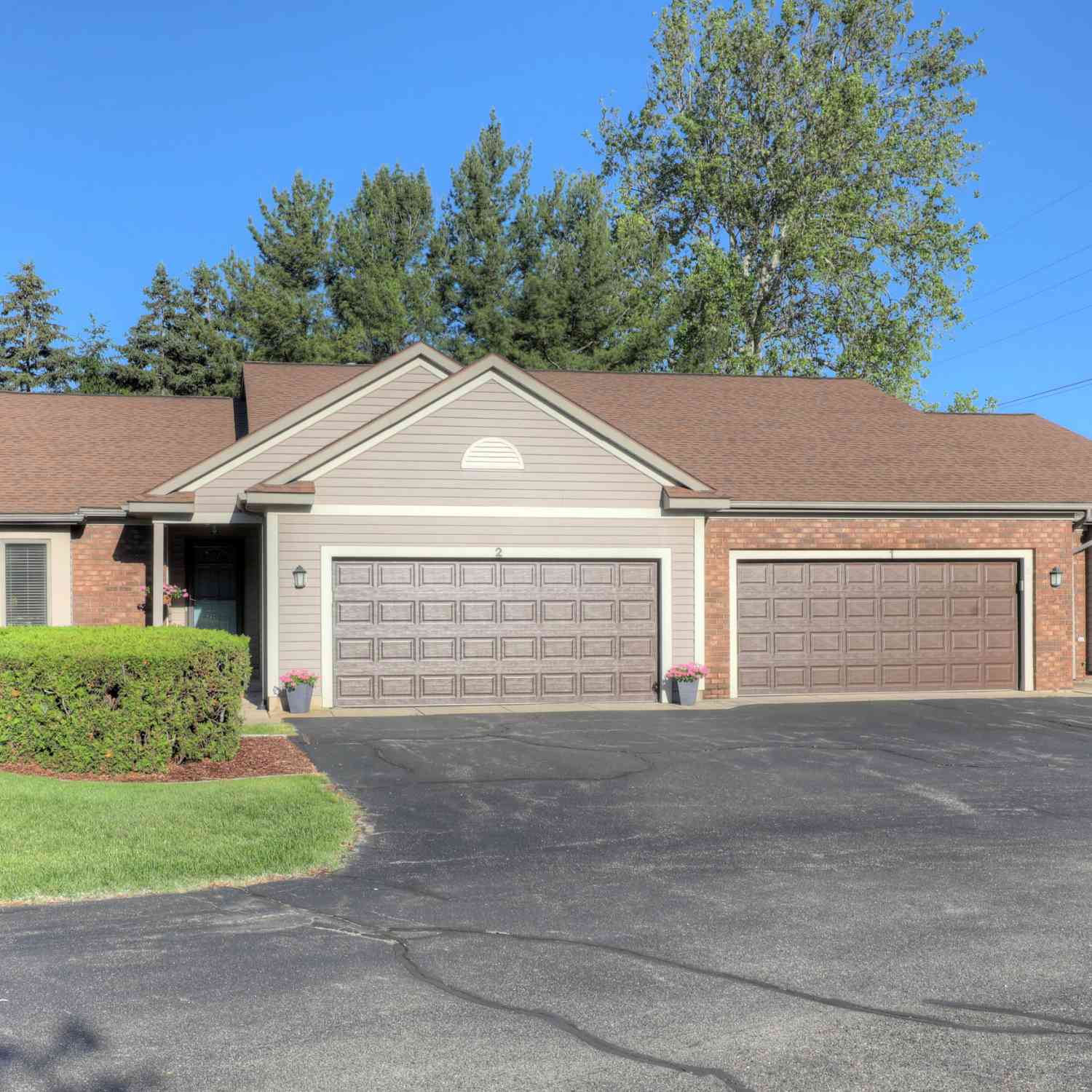 Condo For Sale - 500 W Main Avenue #2<br/> Ottawa County, Zeeland, MI 49464