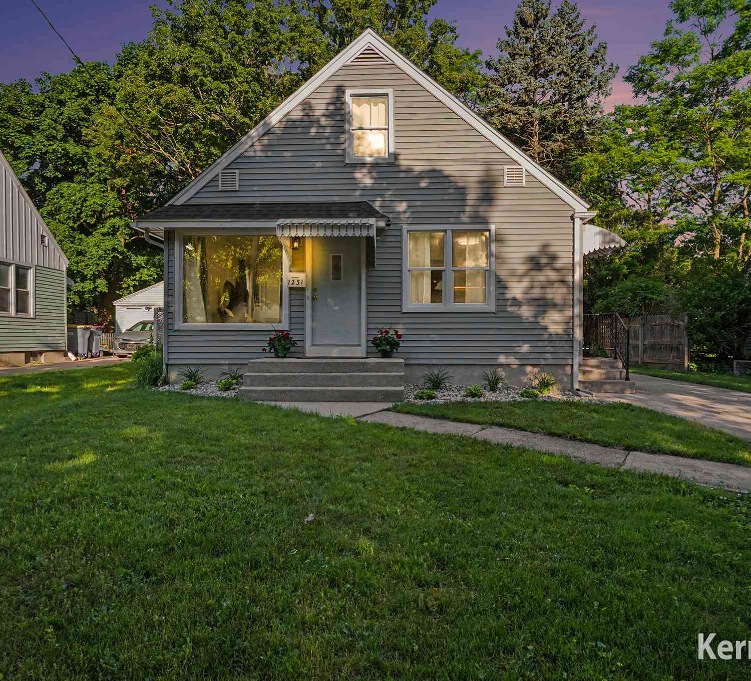 Homes For Sale - 1231 Burke Avenue<br/> Grand Rapids, MI 49505