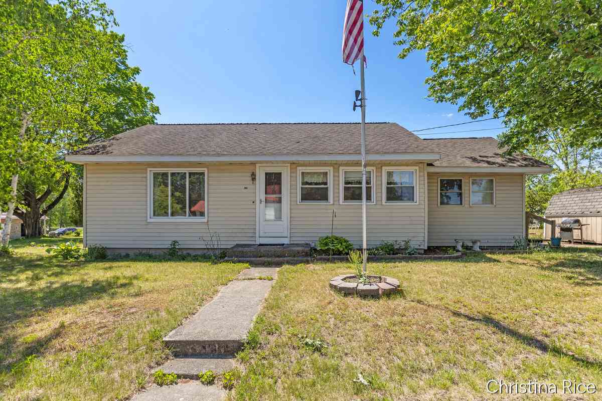 Homes For Sale - 156 S Stearns Street<br/> Barryton, MI 49305