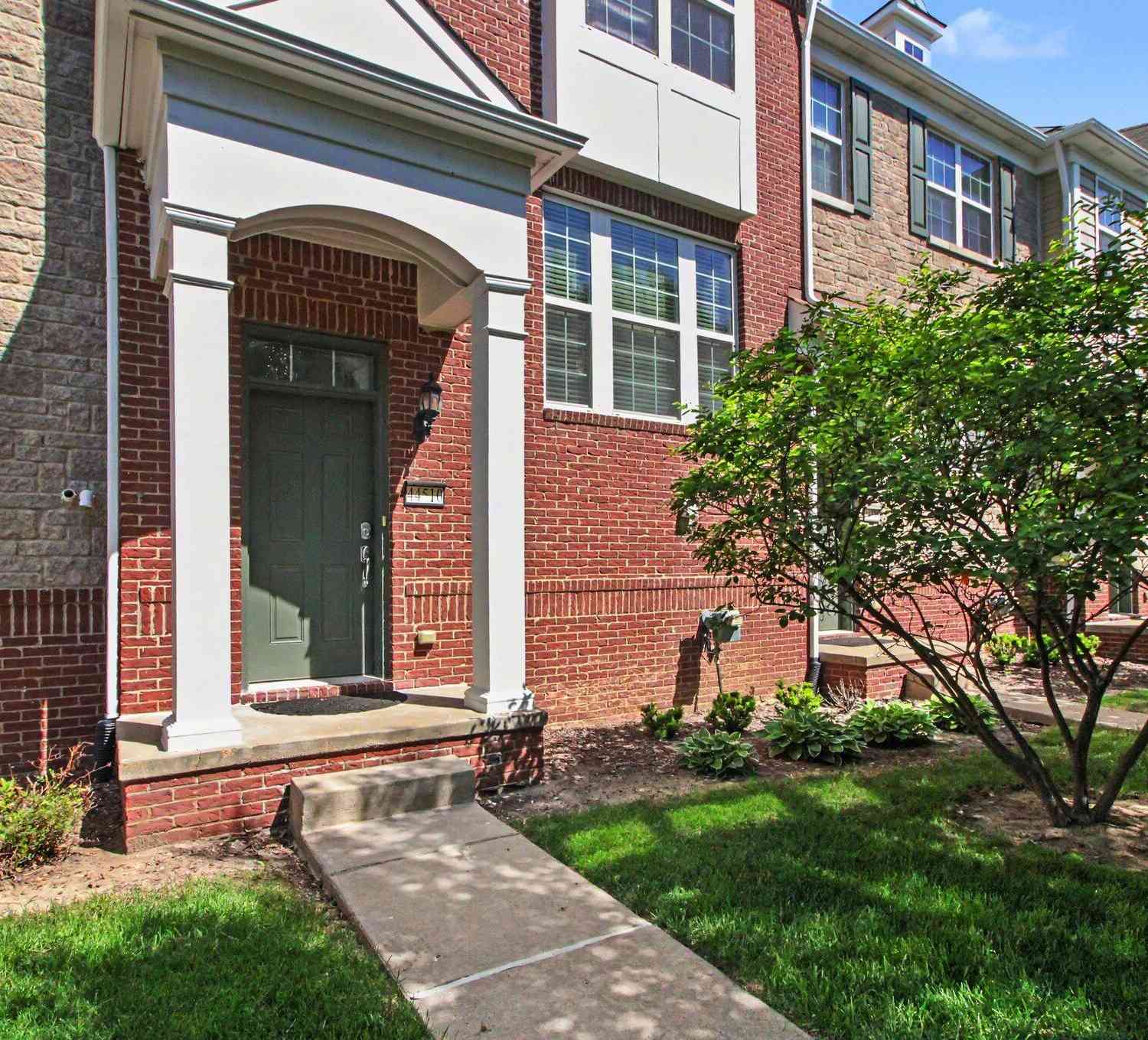 Condo For Rent - 44510 Ellery Lane<br/> Novi, MI 48377