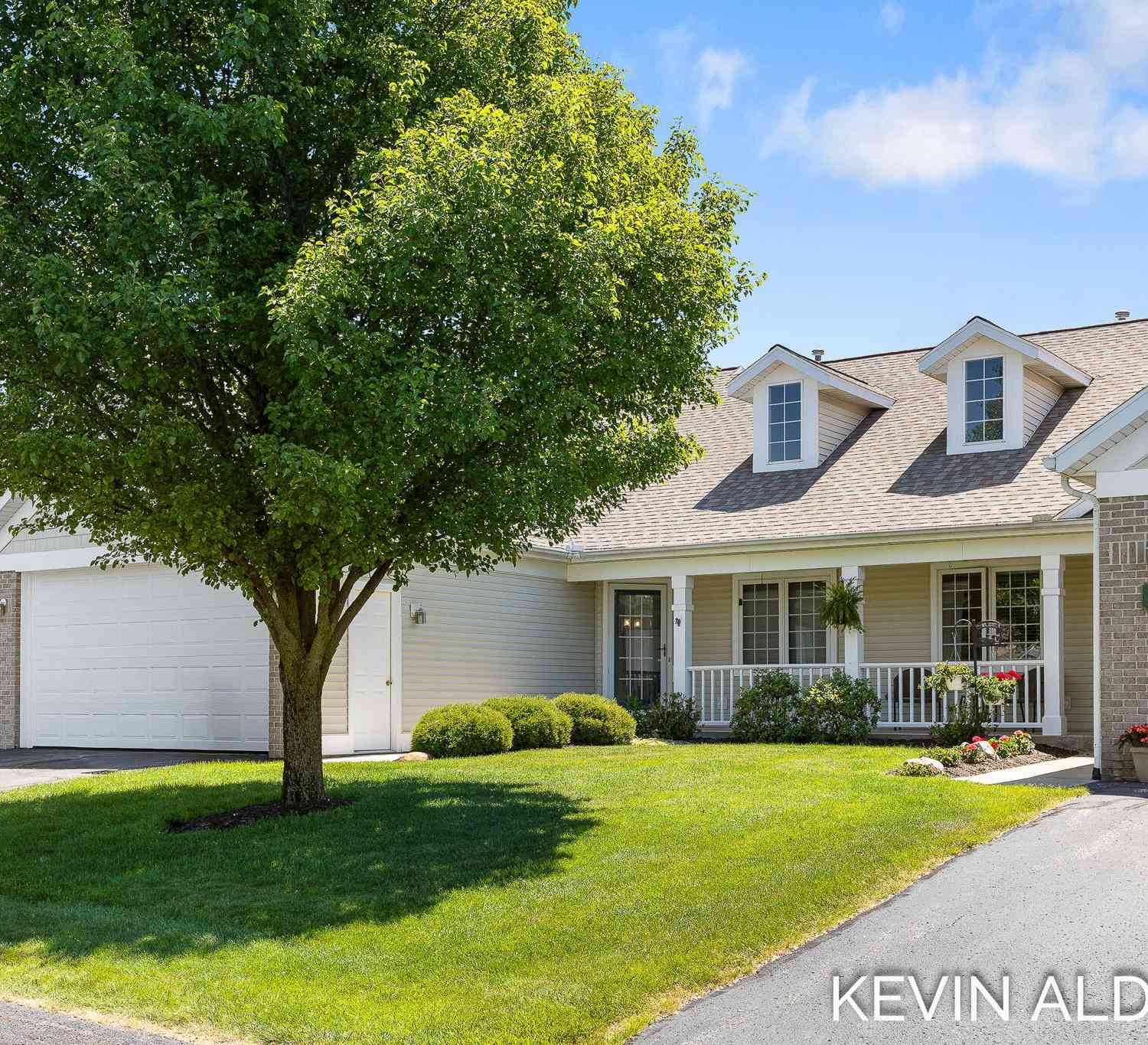 Condo For Sale - 8872 N Peninsula Court<br/> Ottawa County, Zeeland, MI 49464