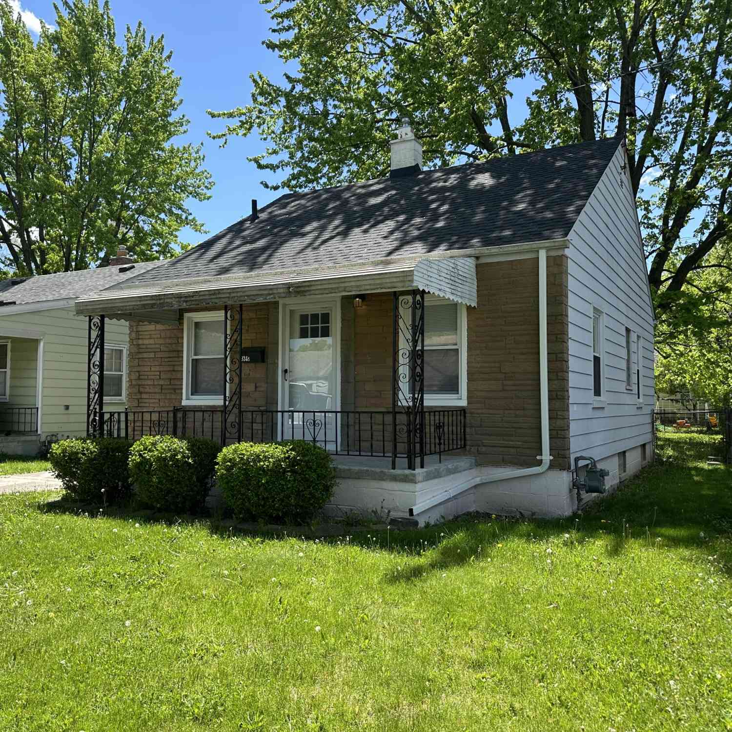 Homes For Sale - 19348 Washtenaw Street<br/> Wayne County, Harper Woods, MI 48225