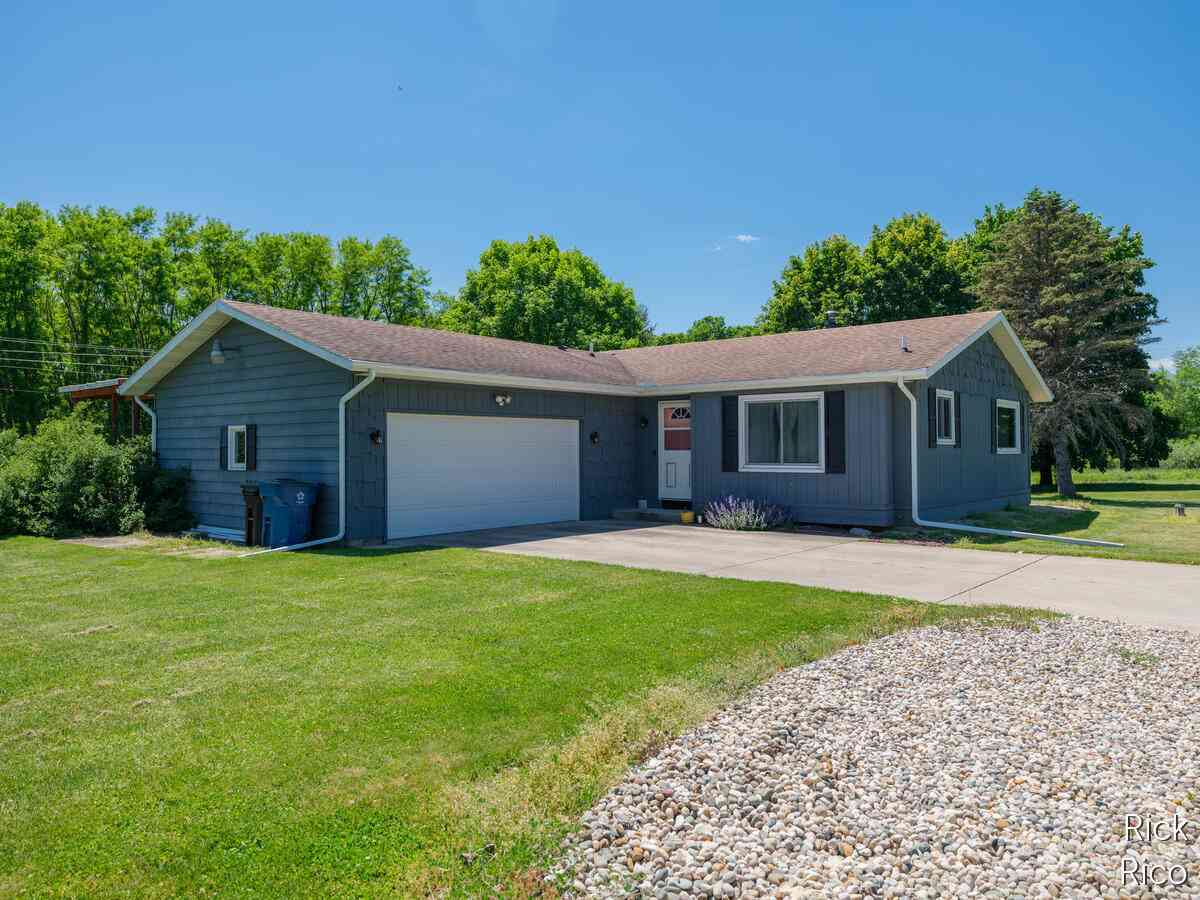 Homes For Sale - 8290 E W Avenue<br/> Vicksburg, MI 49097