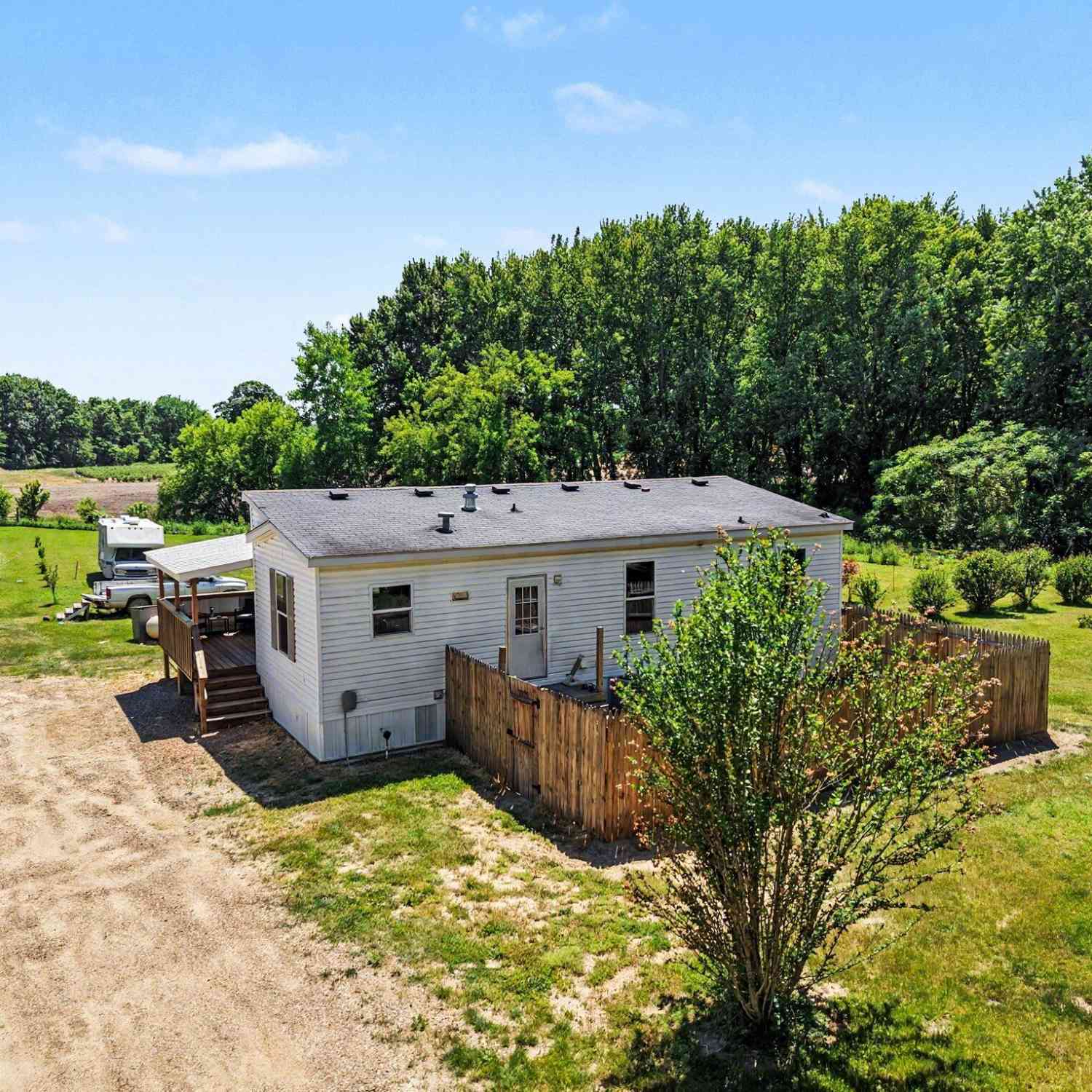 Homes For Sale - 68699 38th Avenue<br/> Van Buren County, Covert, MI 49043