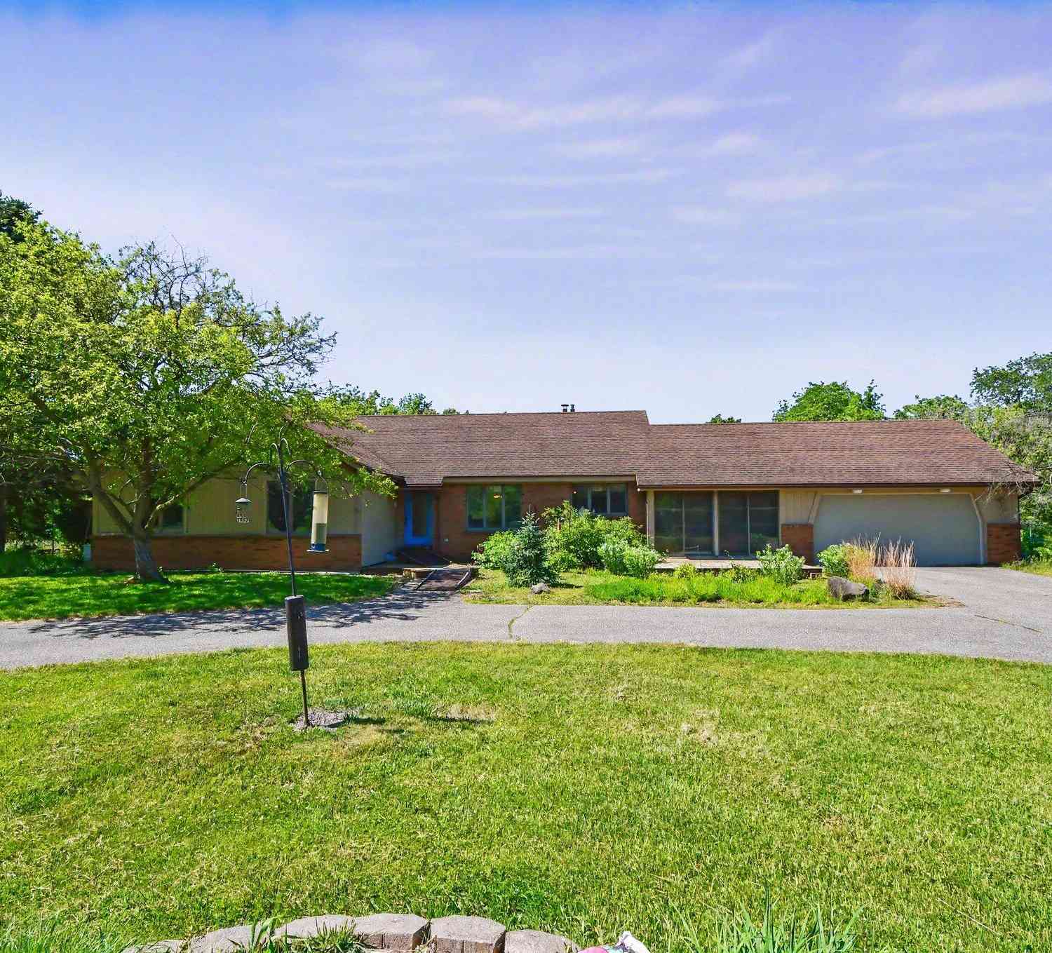 Homes For Sale - 2574 Buttrick Avenue<br/> Ada, MI 49301