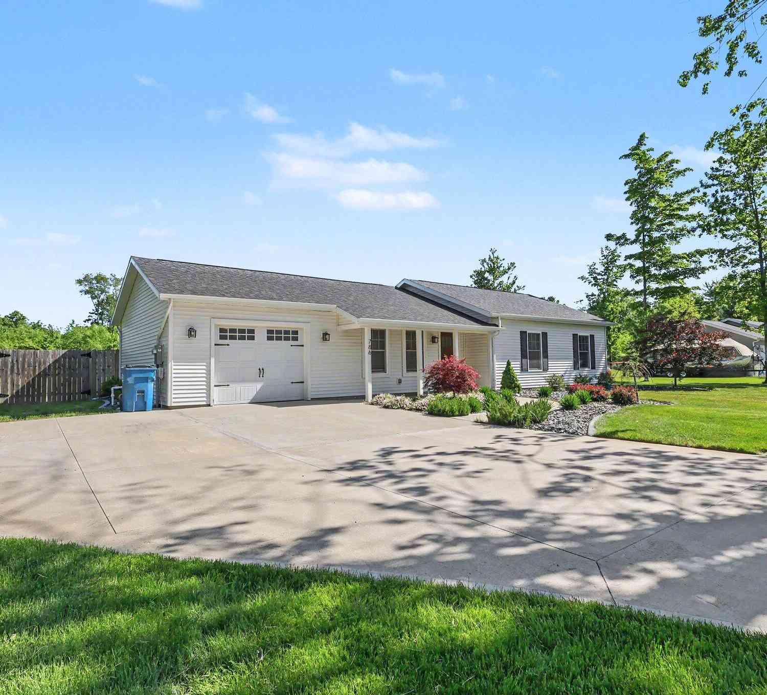 Homes For Sale - 786 Judson Road<br/> Muskegon County, Norton Shores, MI 49456