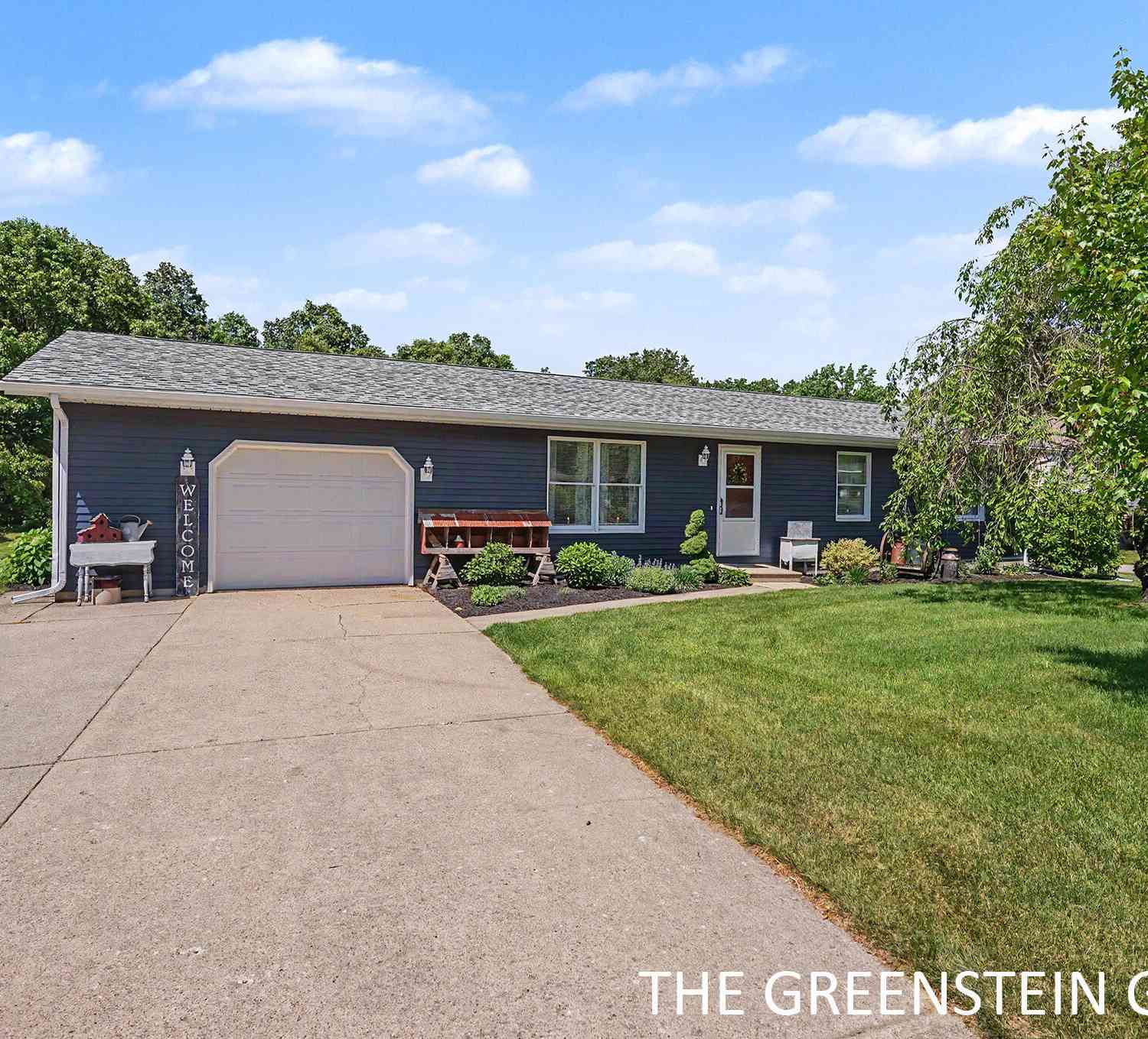 Homes For Sale - 15949 Brucker Street<br/> Grand Haven, MI 49417