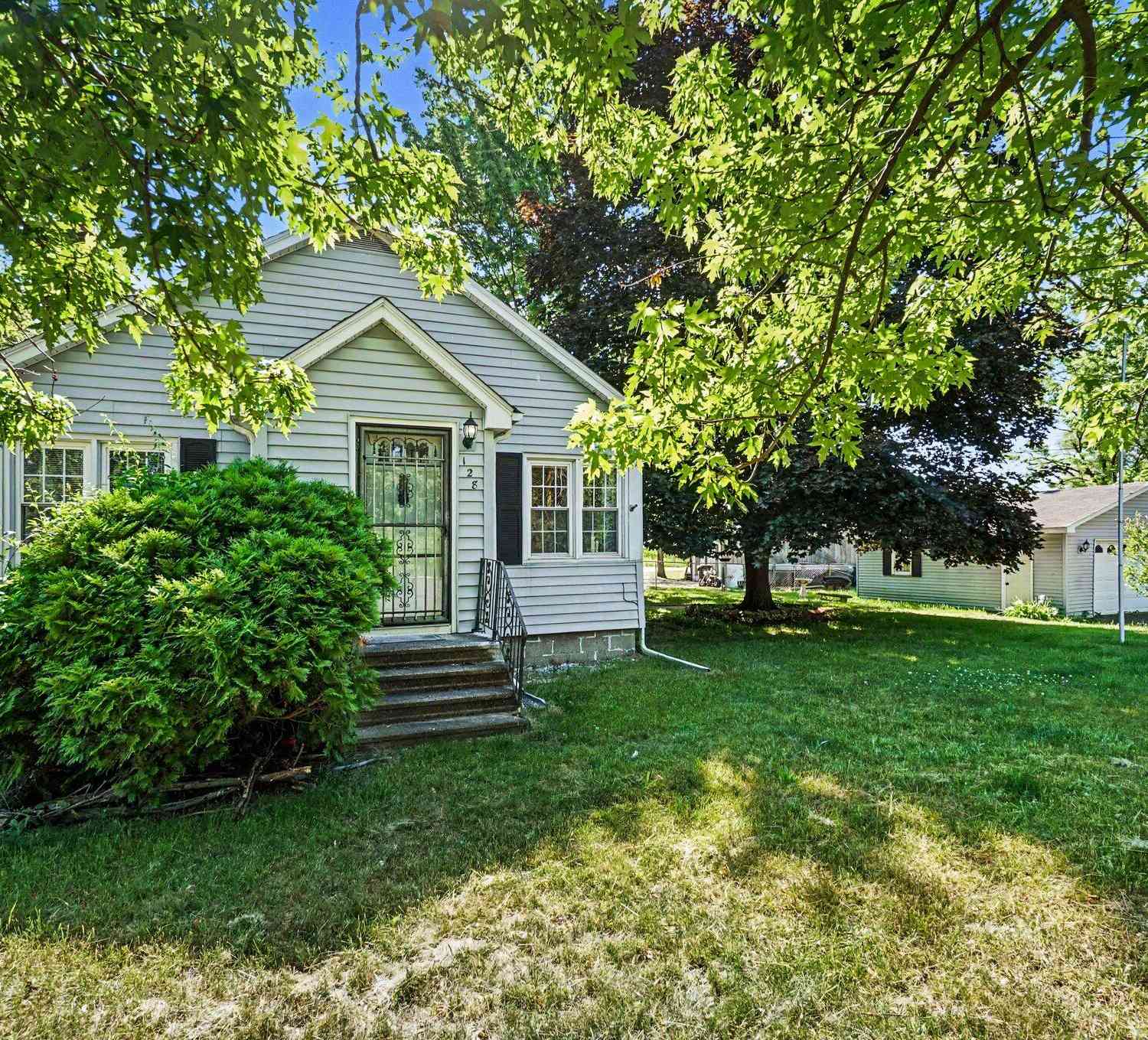 Homes For Sale - 128 Kimball Avenue<br/> Battle Creek, MI 49014