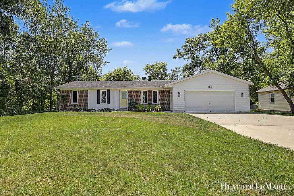 Homes For Sale - 3942 Byron Road<br/> Hudsonville, MI 49426
