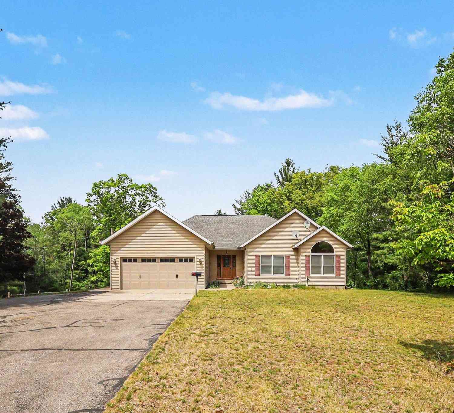 Homes For Sale - 5620 Ryerson Road<br/> Twin Lake, MI 49457