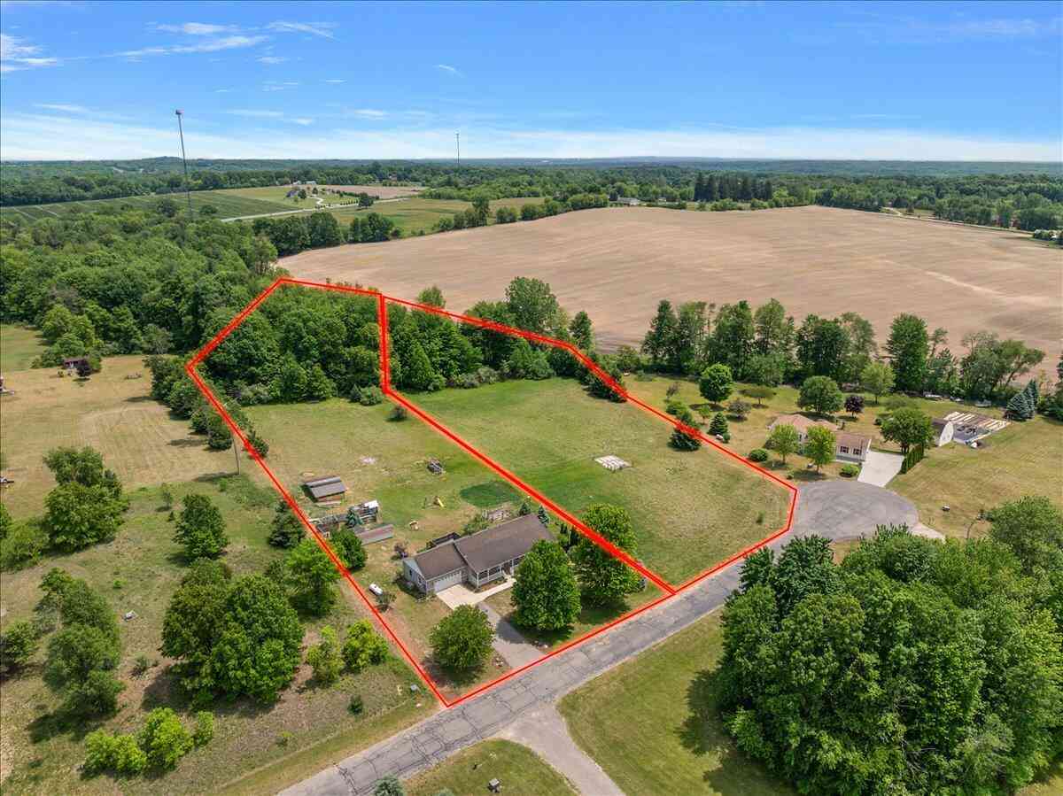 Homes For Sale - 2171 Walking Horse Lane<br/> Allegan, MI 49010