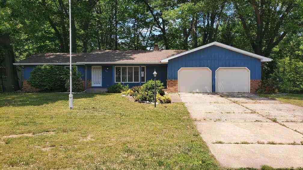 Homes For Sale - 14261 Essenburg Drive<br/> Holland, MI 49424