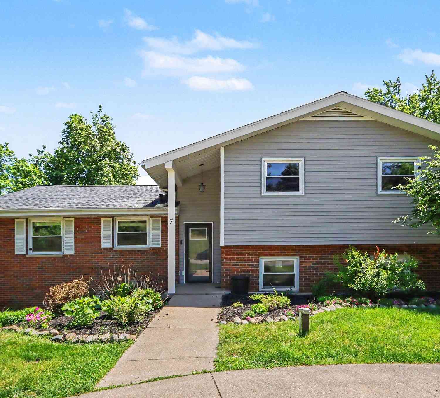Homes For Sale - 7 Garden Avenue<br/> Battle Creek, MI 49017