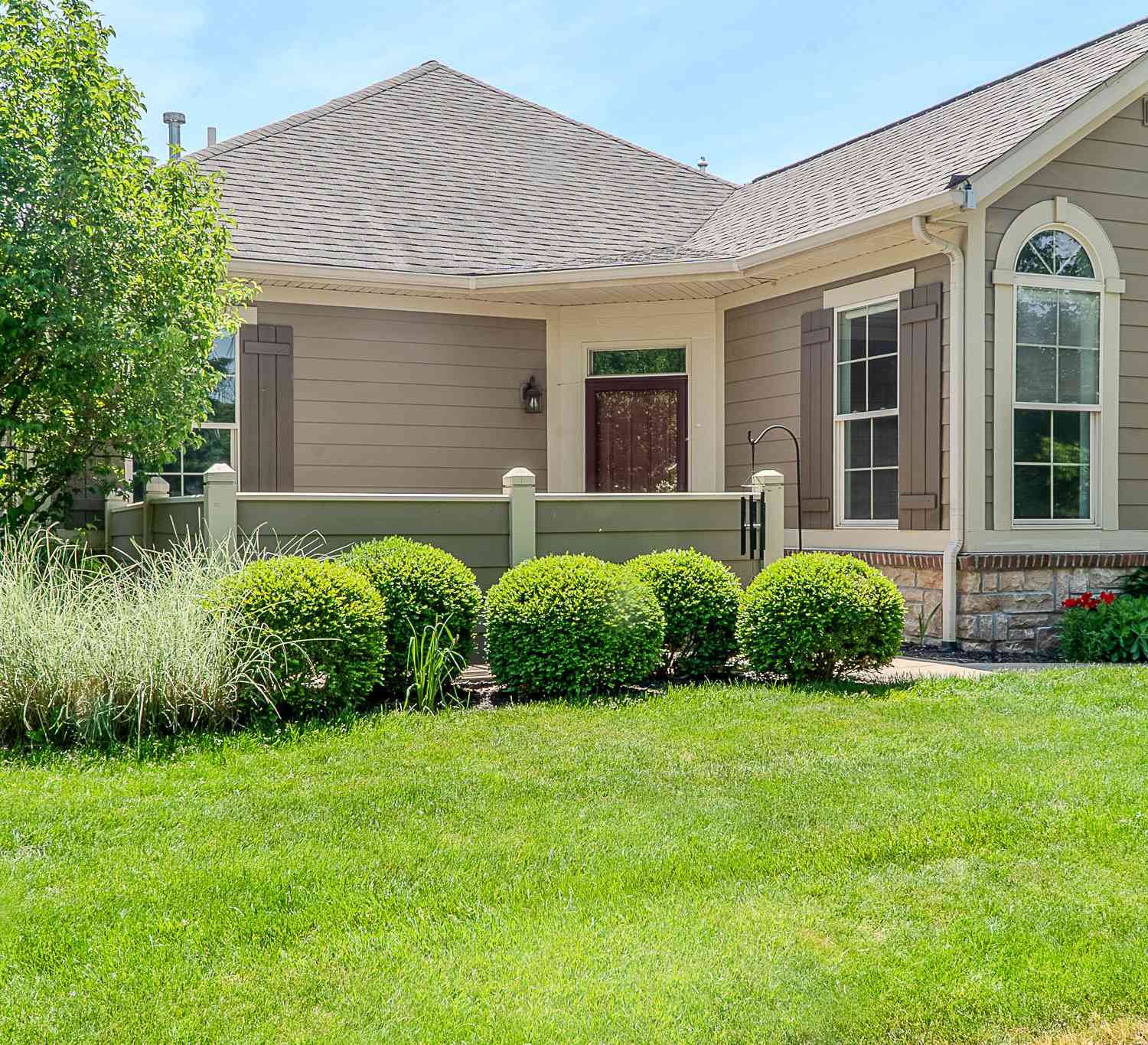 Condo For Sale - 873 Bridge Crest Drive #8<br/> Ada, MI 49301