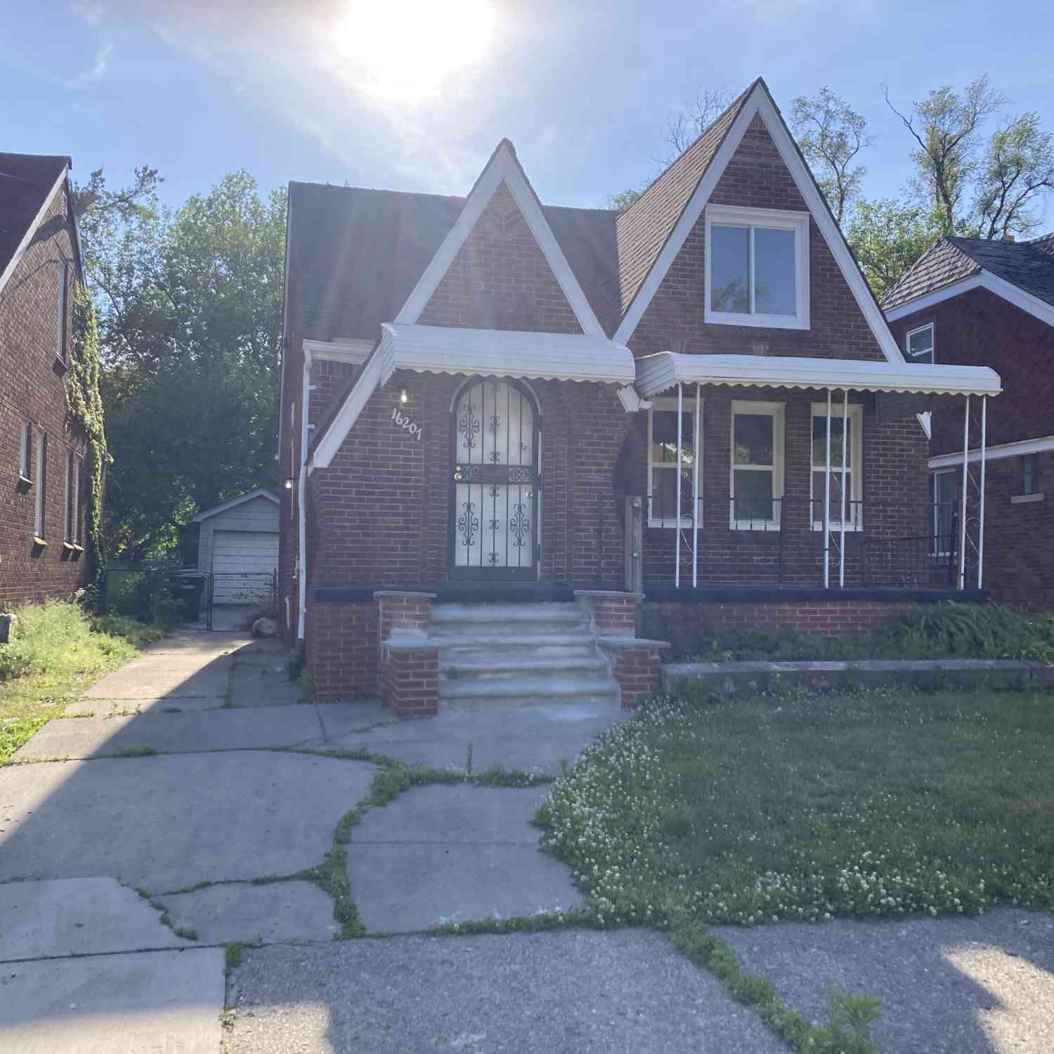 Homes For Sale - 16207 Lesure Street<br/> Wayne County, Detroit, MI 48235