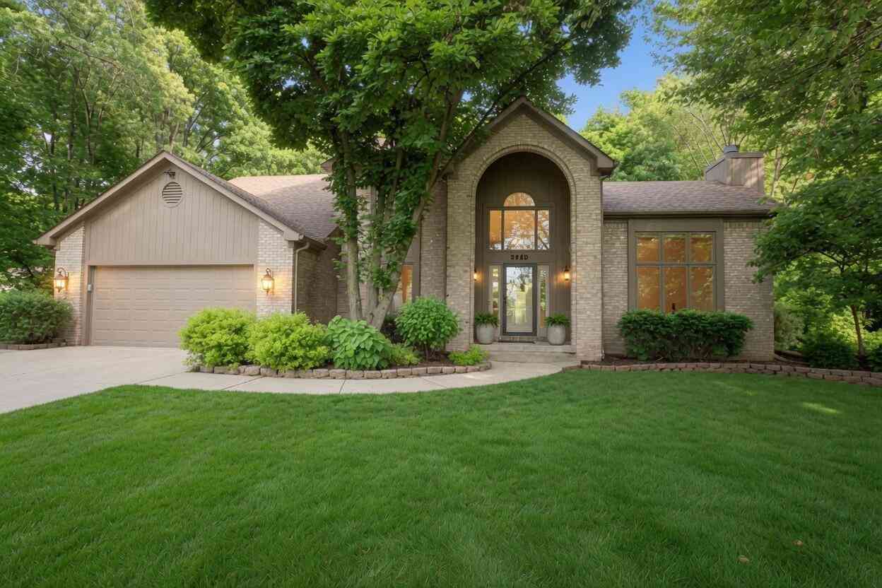 Homes For Sale - 6985 Springcrest Court<br/> Clarkston, MI 48346