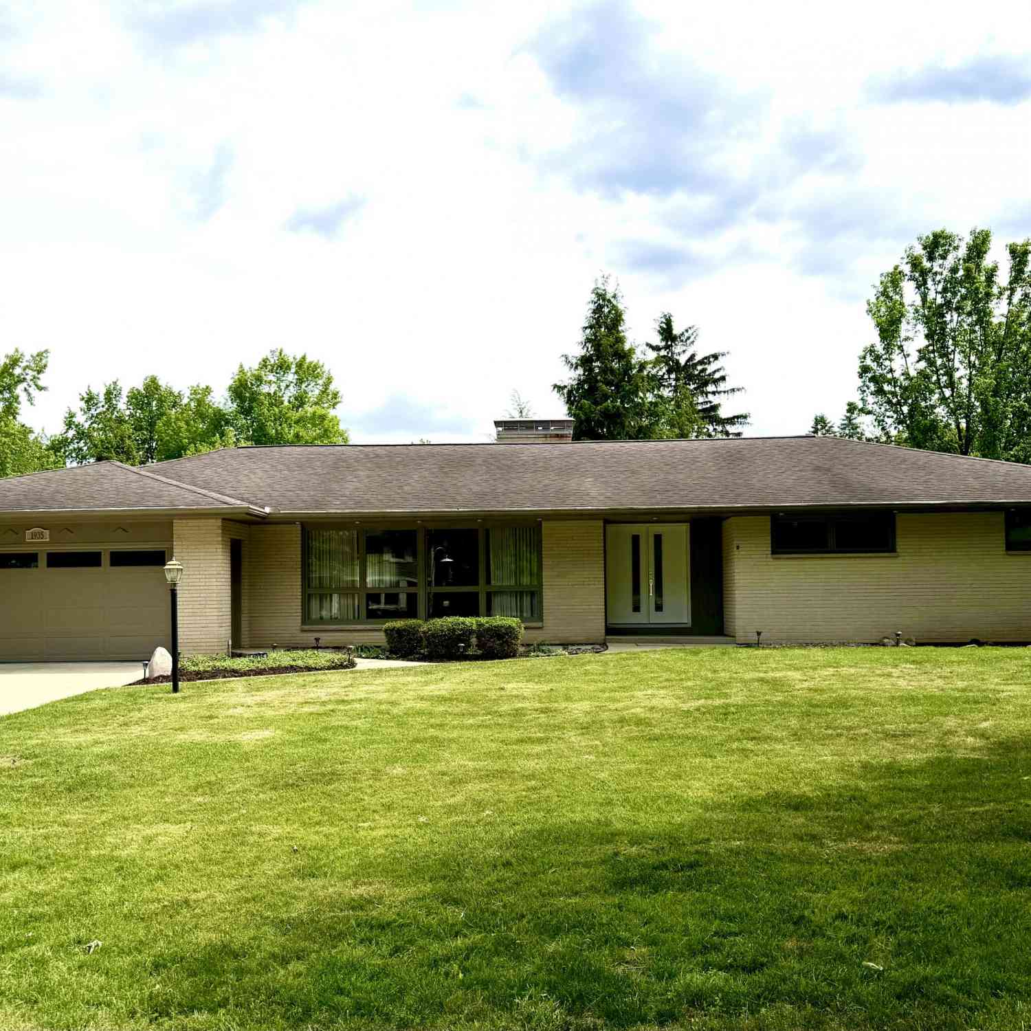 Homes For Sale - 1935 Skyler Drive<br/> Kalamazoo, MI 49008