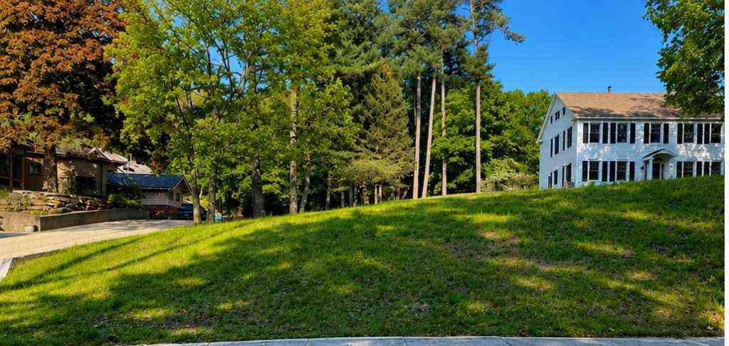 Vacant Land For Sale - 822 Lake Avenue<br/> Grand Haven, MI 49417