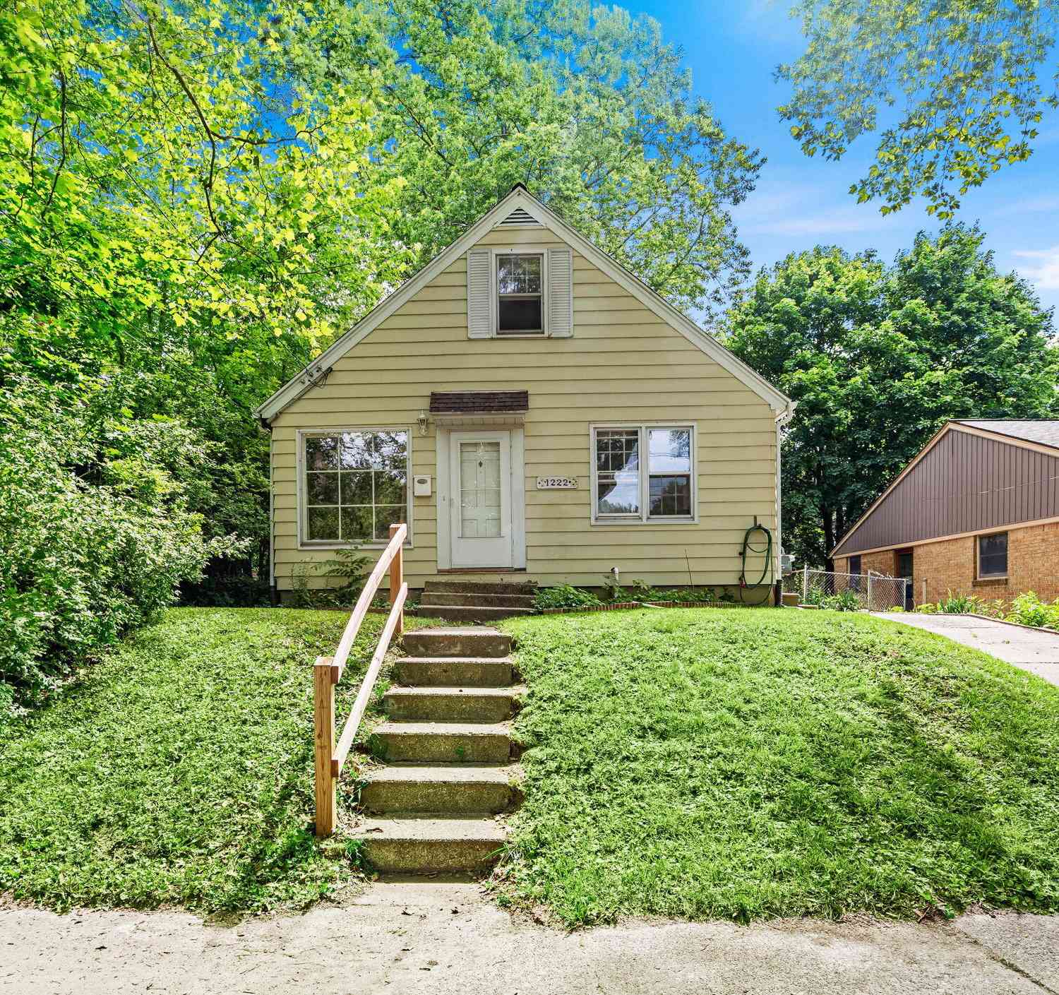 Homes For Sale - 1222 Portland Avenue<br/> Grand Rapids, MI 49505
