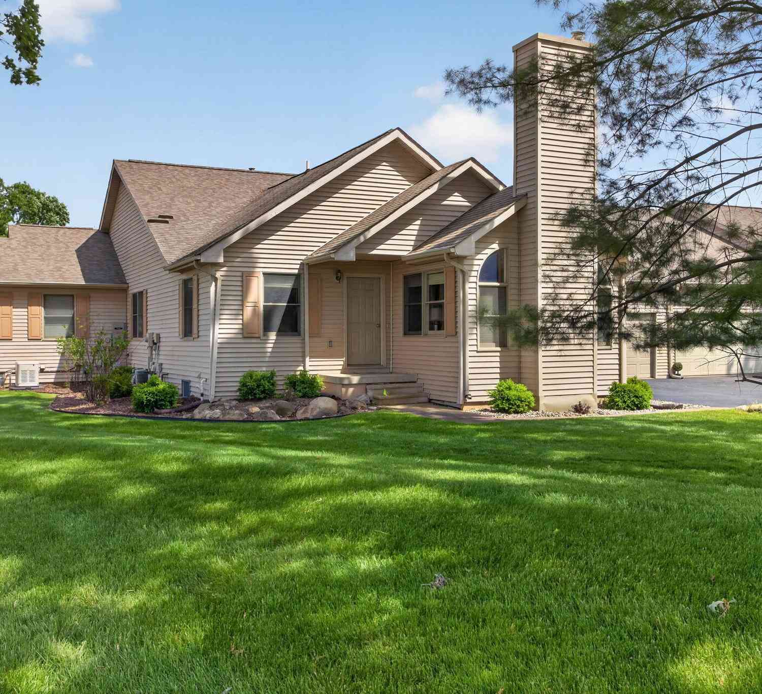 Condo For Sale - 4297 Fairway Lane<br/> Jackson, MI 49201