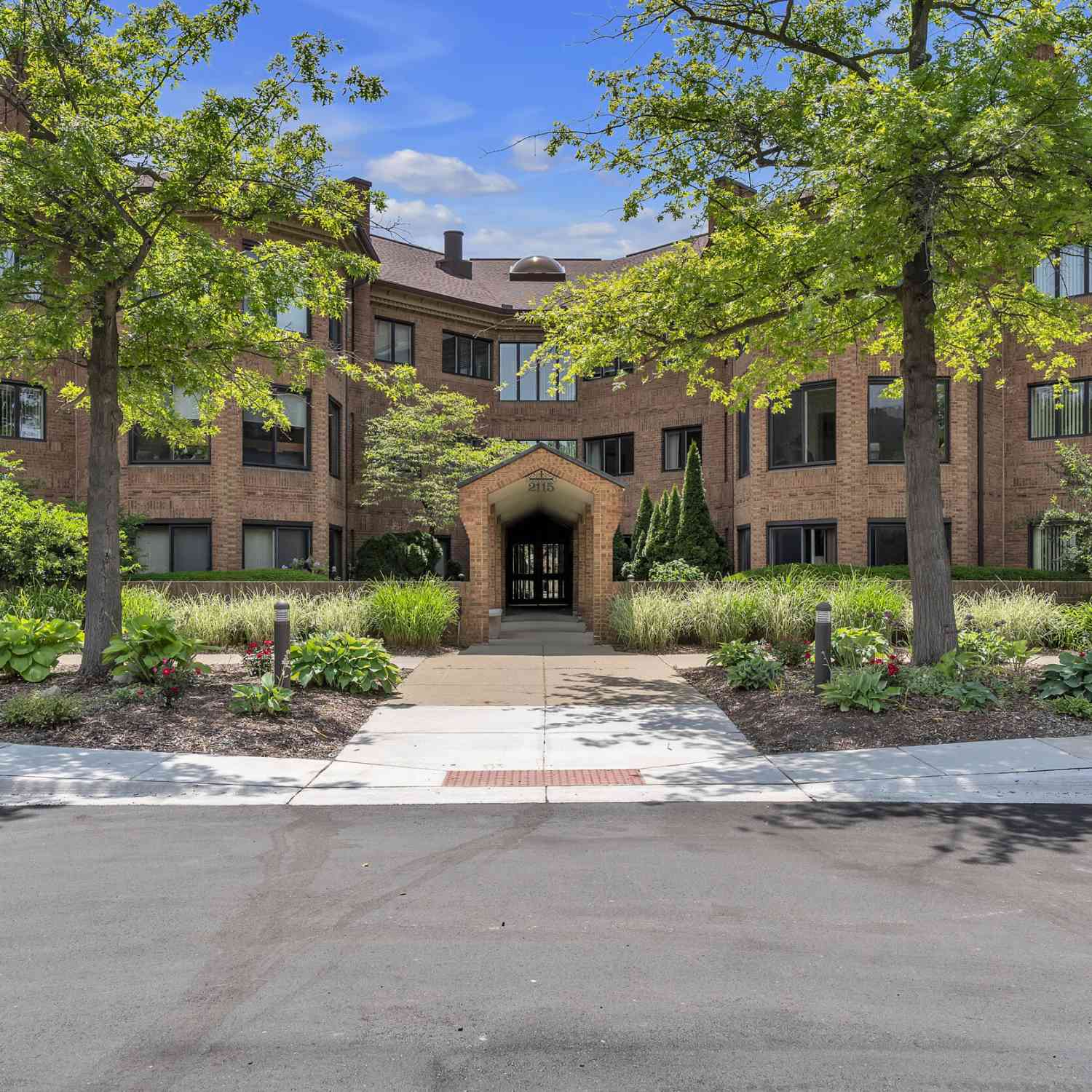 Condo For Sale - 2115 Nature Cove Court #108<br/> Ann Arbor, MI 48104