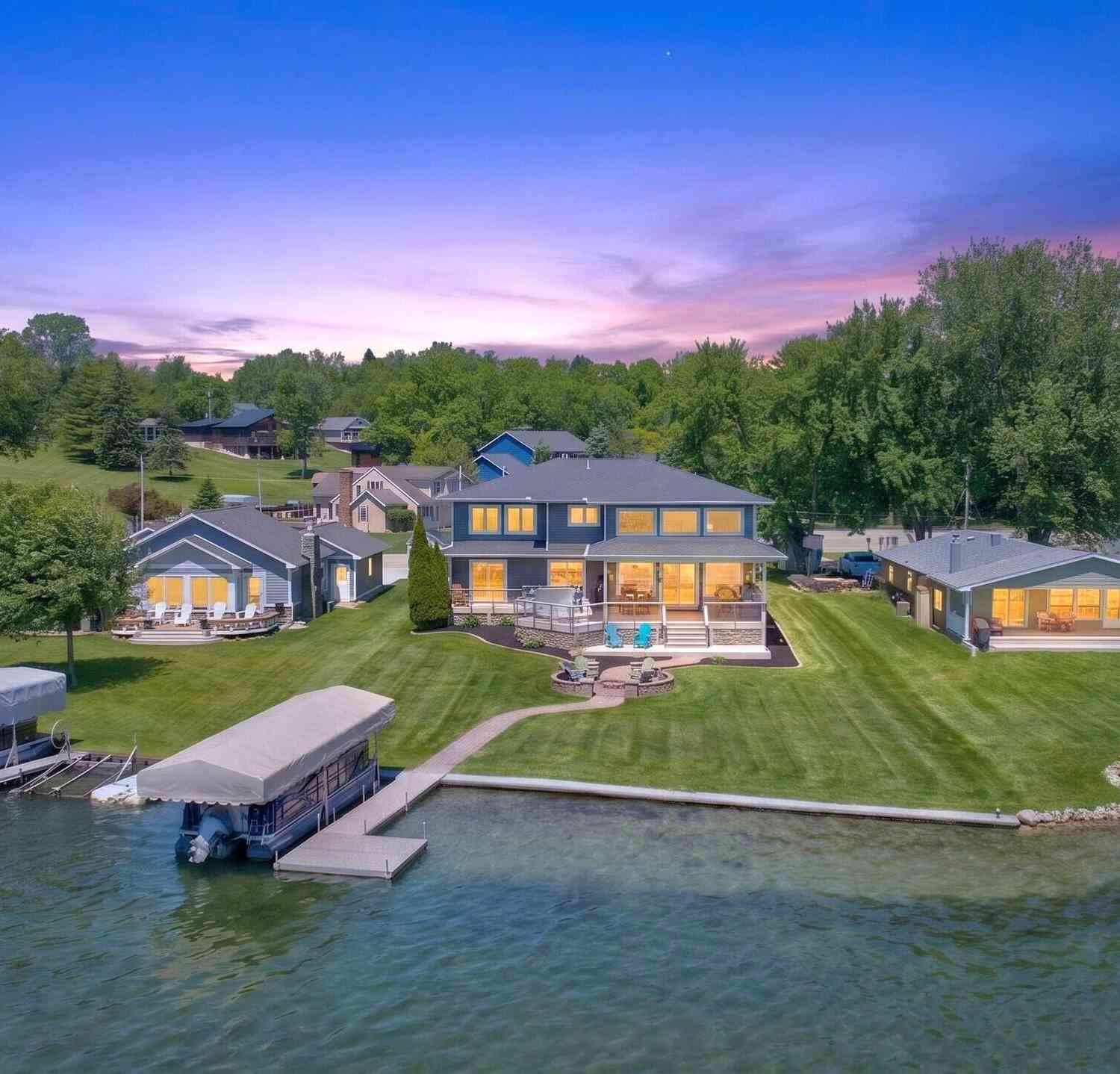 Homes For Sale - 260 Pine Hill Lake Drive<br/> Jackson County, Horton, MI 49246