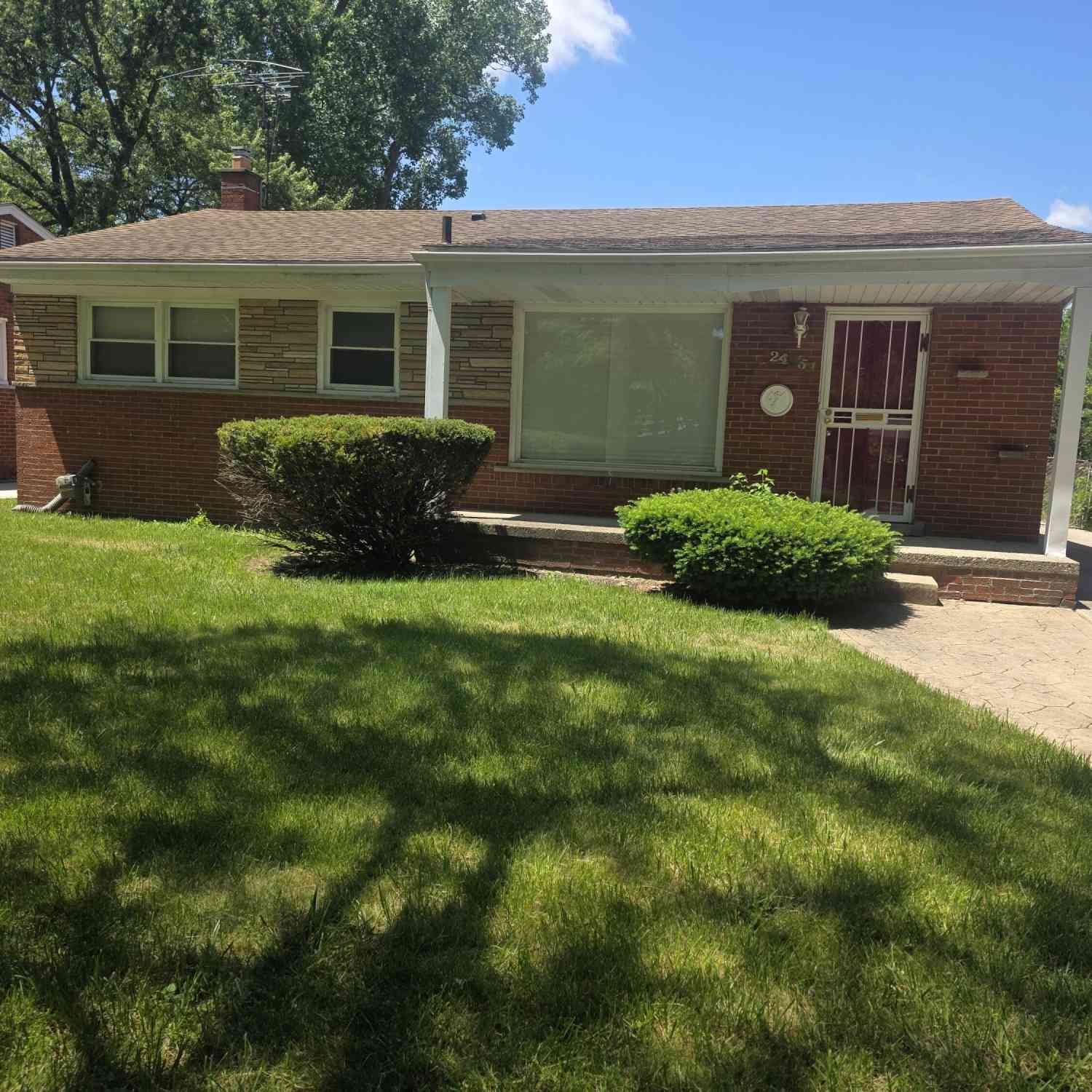 Homes For Rent - 24051 Geneva Street<br/> Oak Park, MI 48237