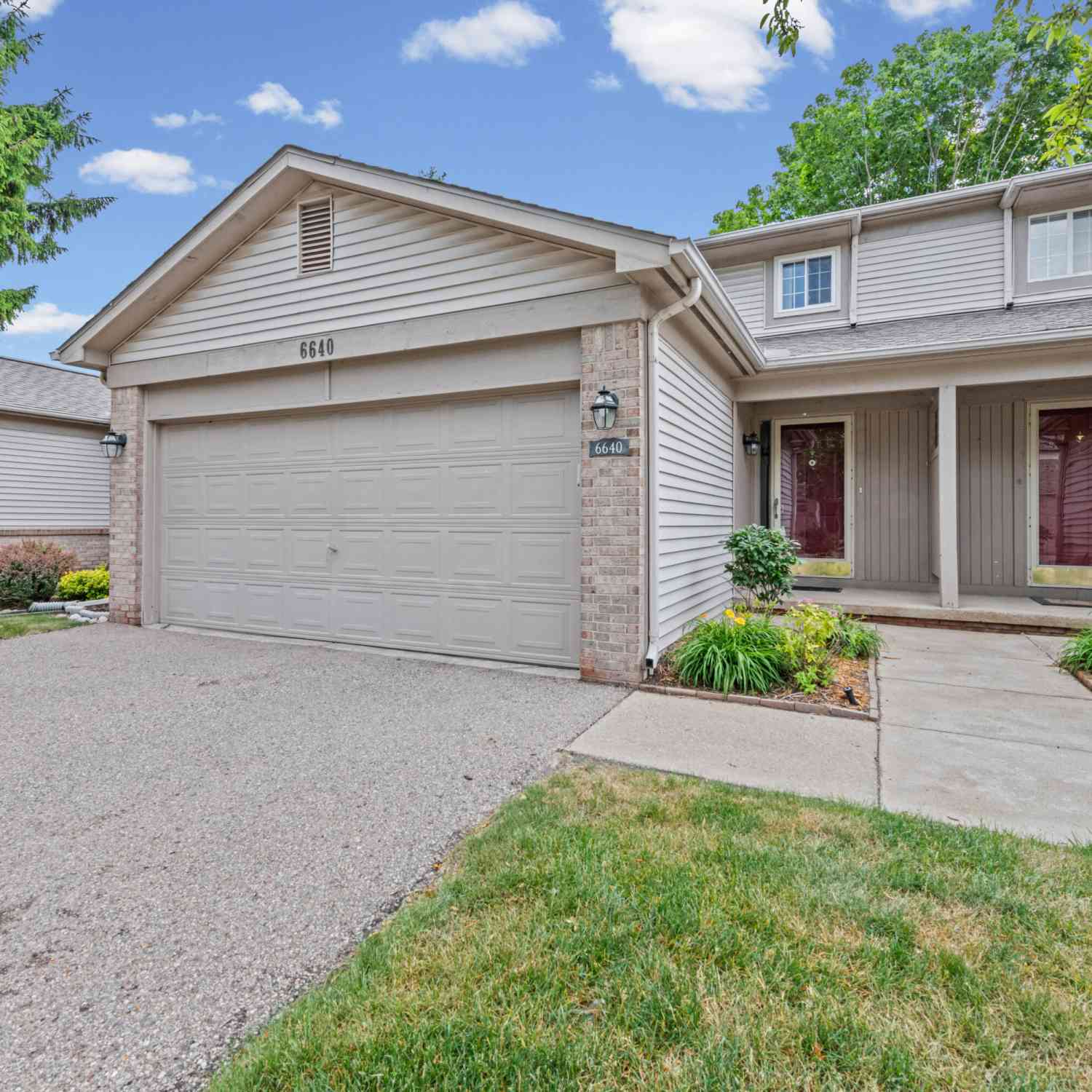 Condo For Sale - 6640 Deerhurst Drive<br/> Westland, MI 48185