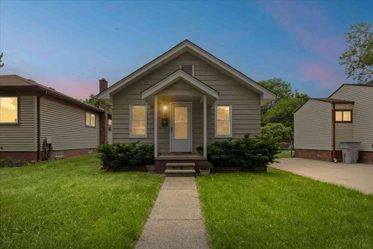 Homes For Sale - 445 W Milton Avenue<br/> Hazel Park, MI 48030