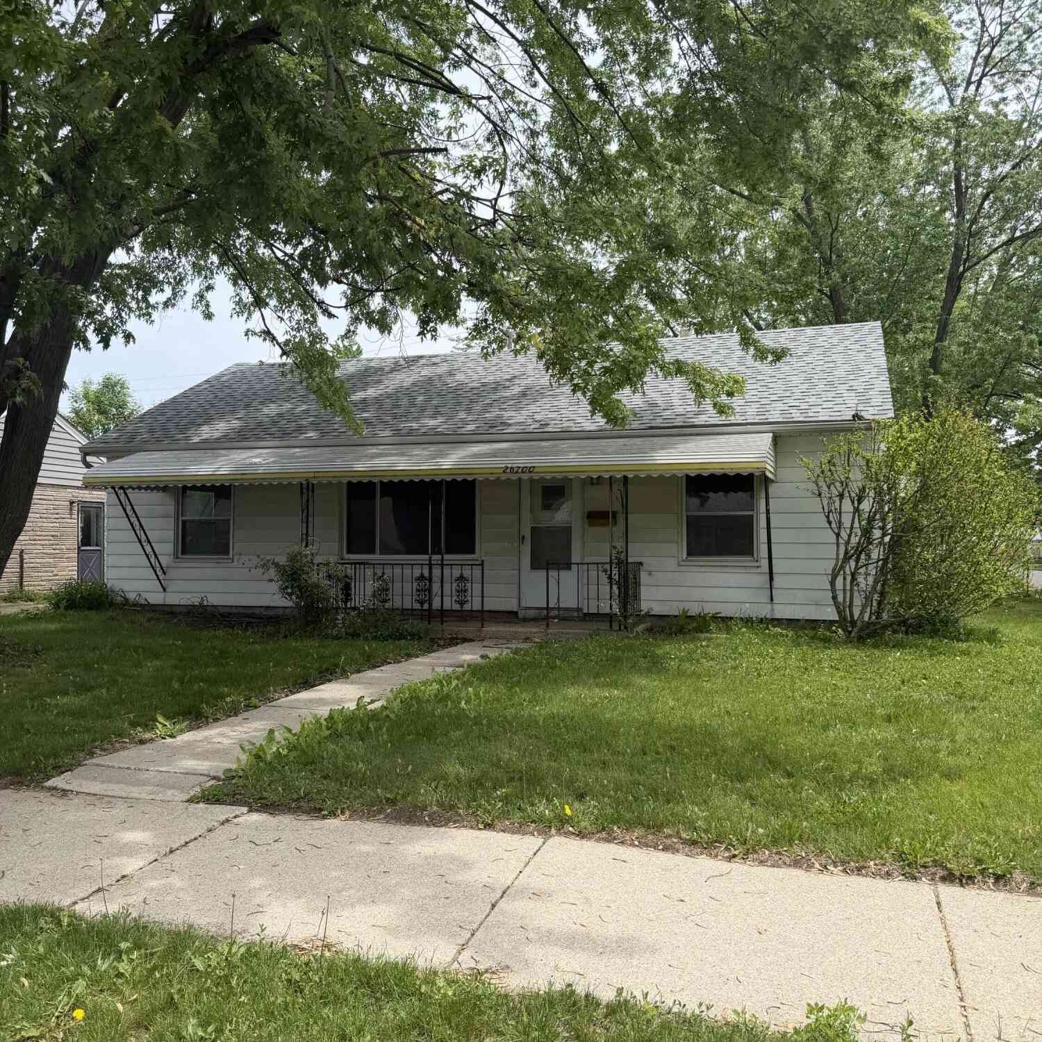 Homes For Sale - 26700 Grandmont Street<br/> Macomb County, Roseville, MI 48066