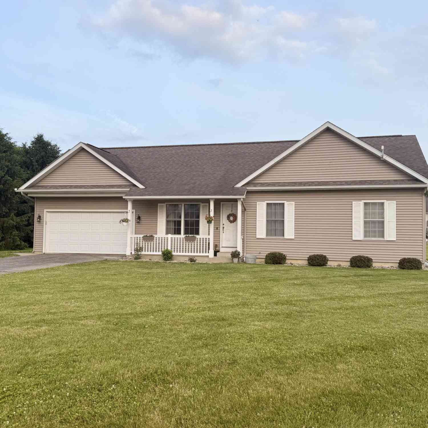 Homes For Sale - 7885 Lancaster Lane<br/> East Leroy, MI 49051
