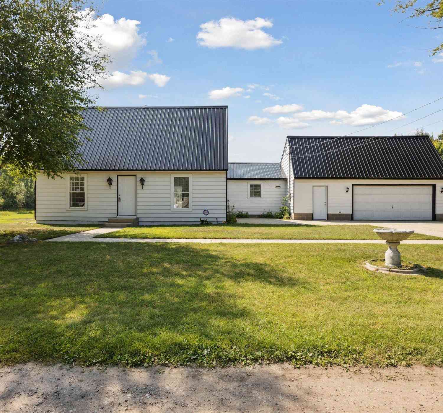 Homes For Sale - 3441 Townline Road<br/> Houghton Lake, MI 48629