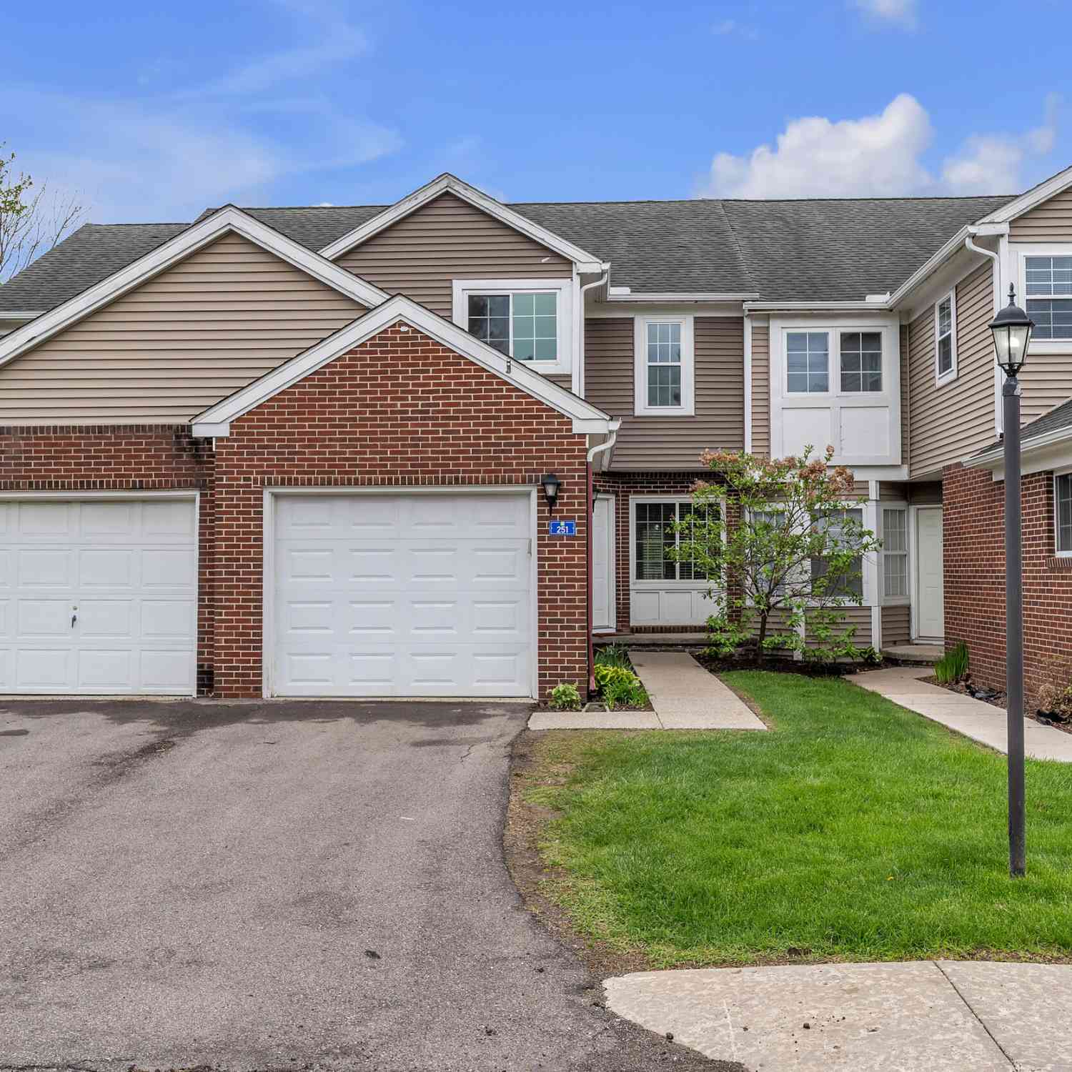 Condo For Sale - 251 Fieldcrest Street<br/> Ann Arbor, MI 48103