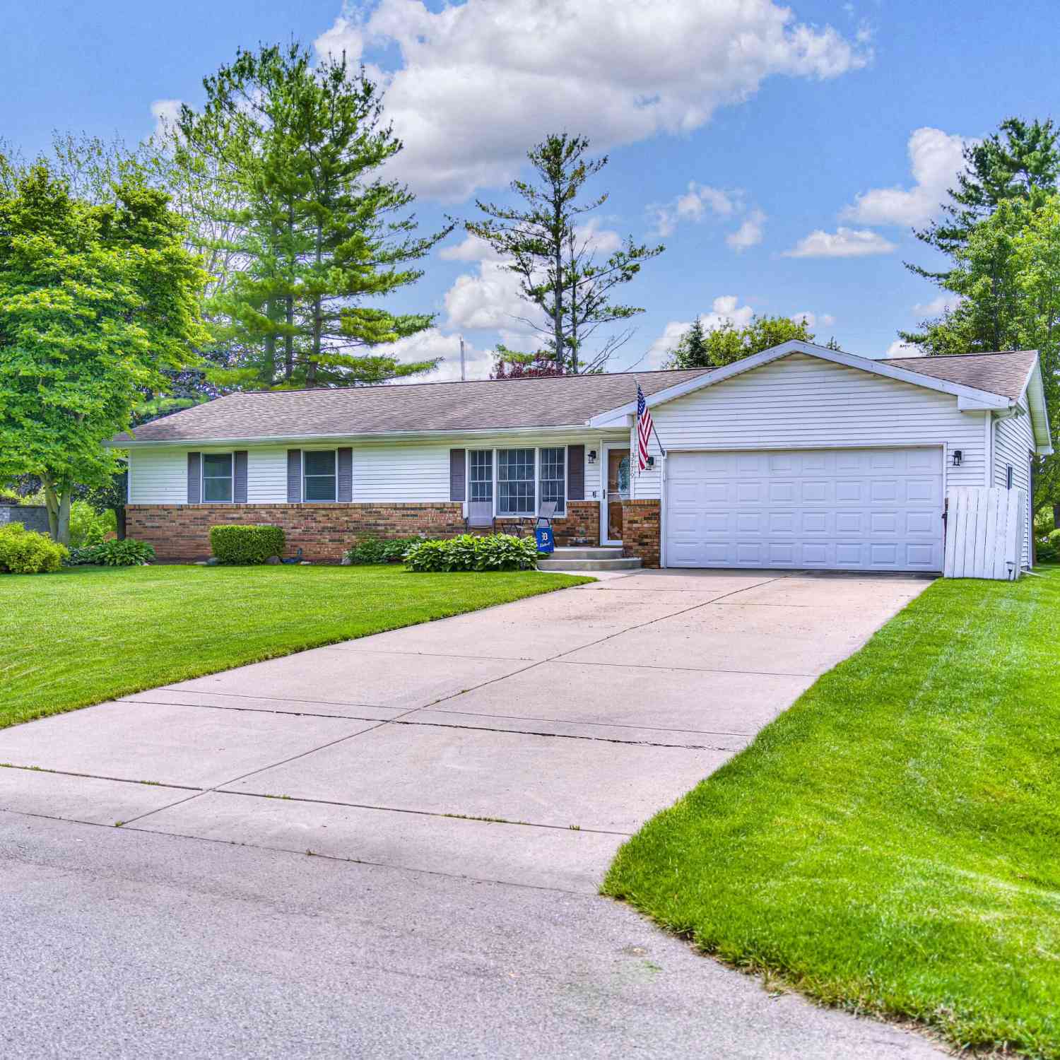 Homes For Sale - 3779 Northmeadow Road<br/> Jackson, MI 49201