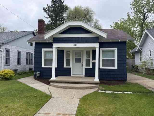Homes For Sale - 1864 Wood Street<br/> Muskegon, MI 49442