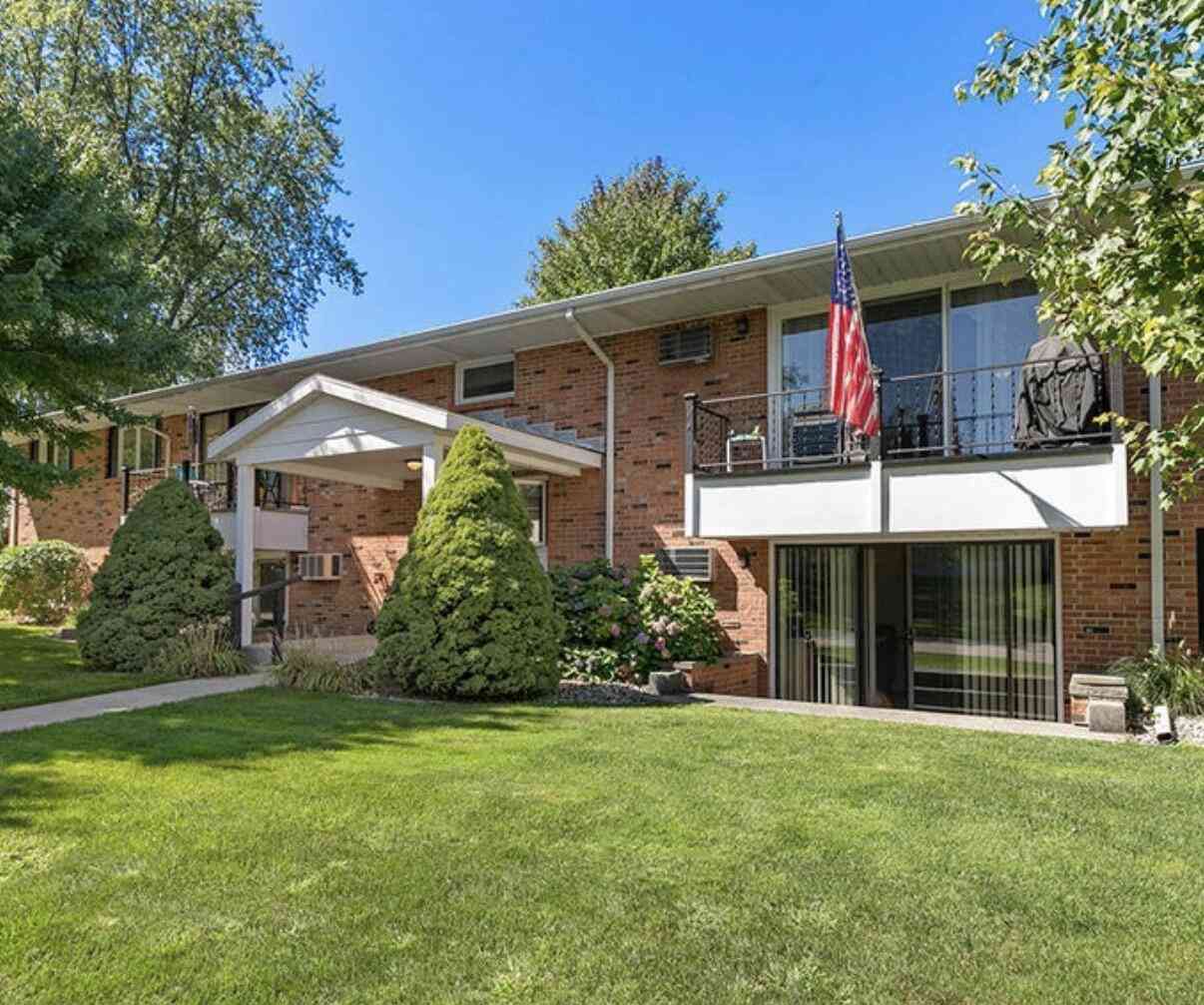 Condo For Sale - 5350 Southbrook Court #18<br/> Hudsonville, MI 49426