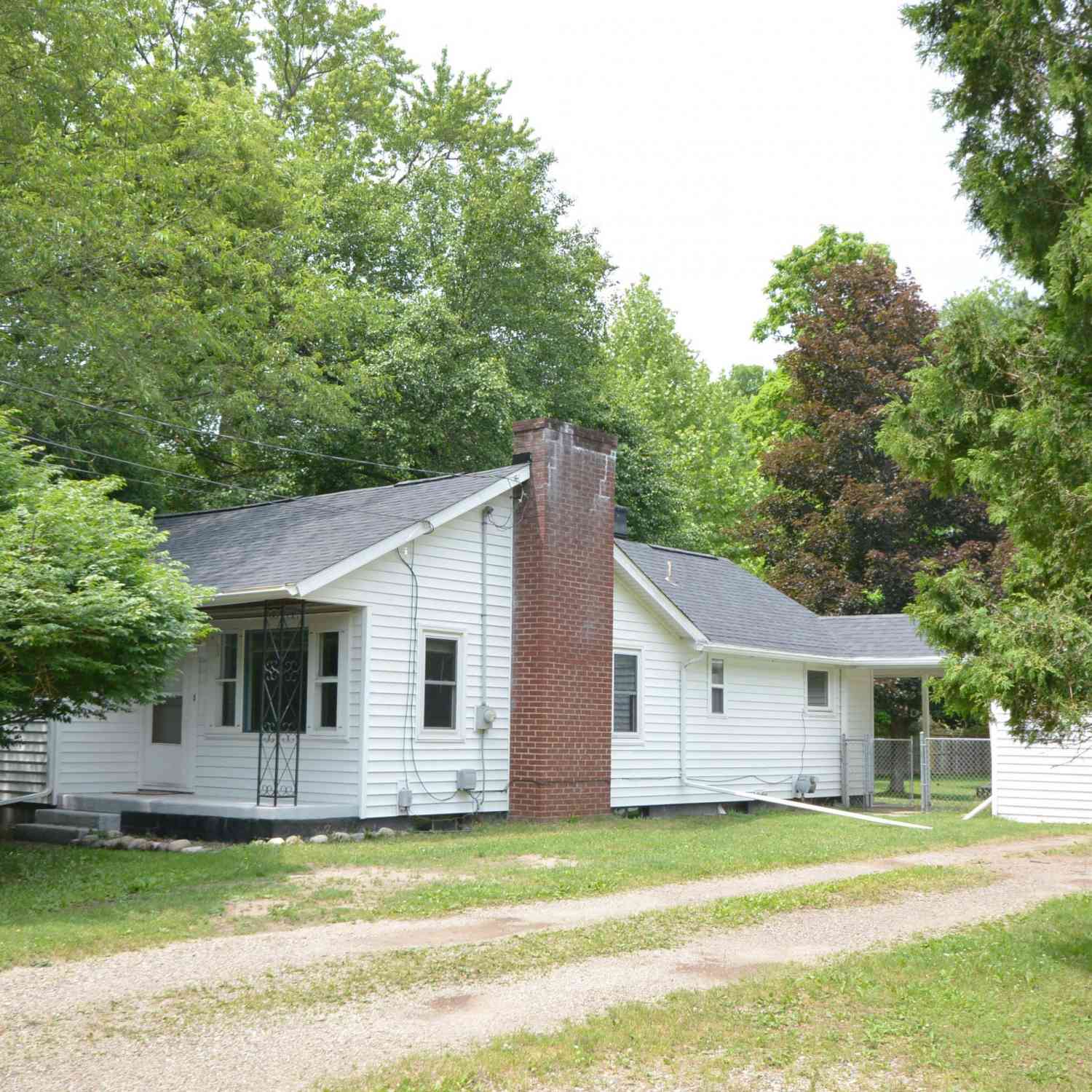Homes For Sale - 5061 Fordham Avenue<br/> Kalamazoo, MI 49048