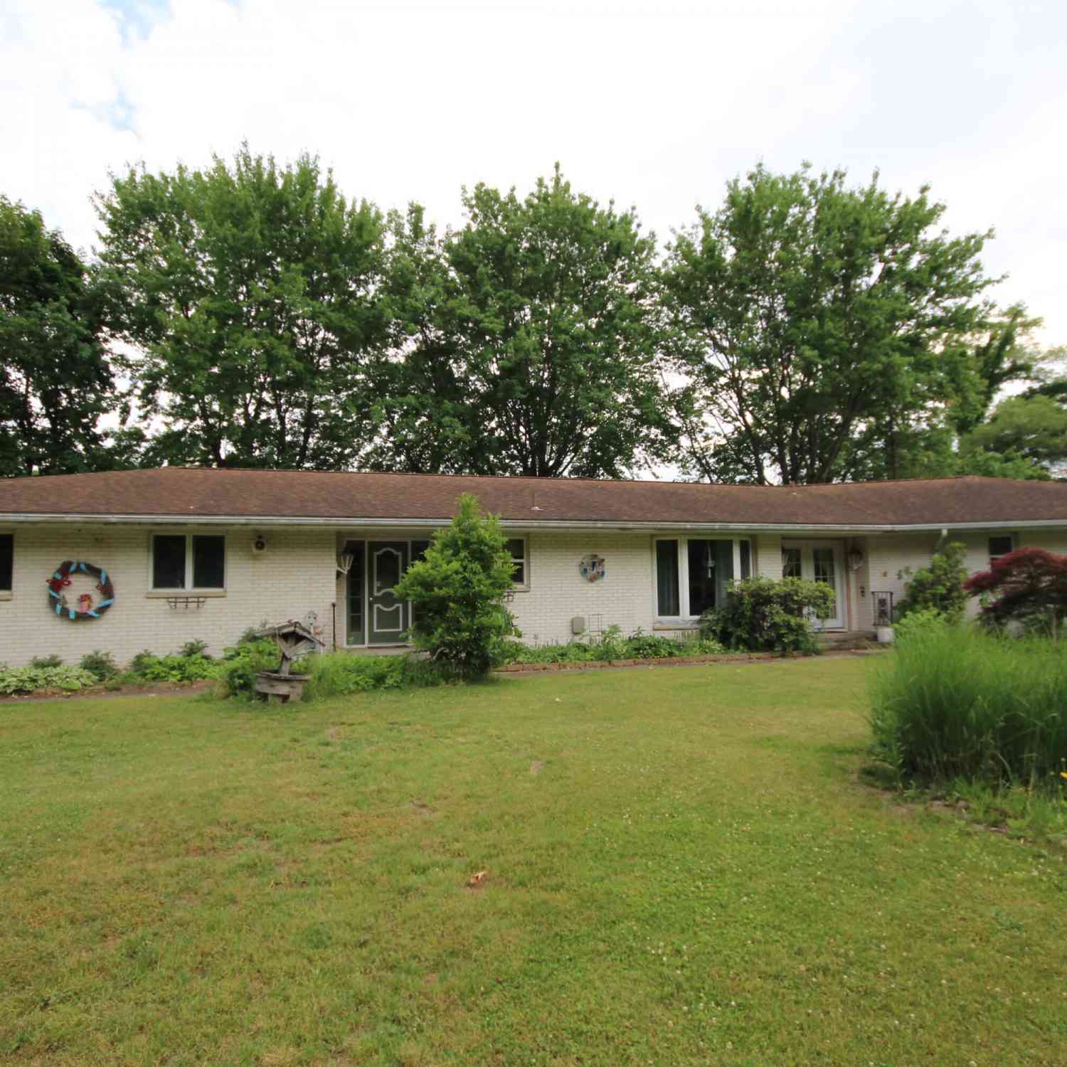 Homes For Sale - 1550 E Y Avenue<br/> Vicksburg, MI 49097