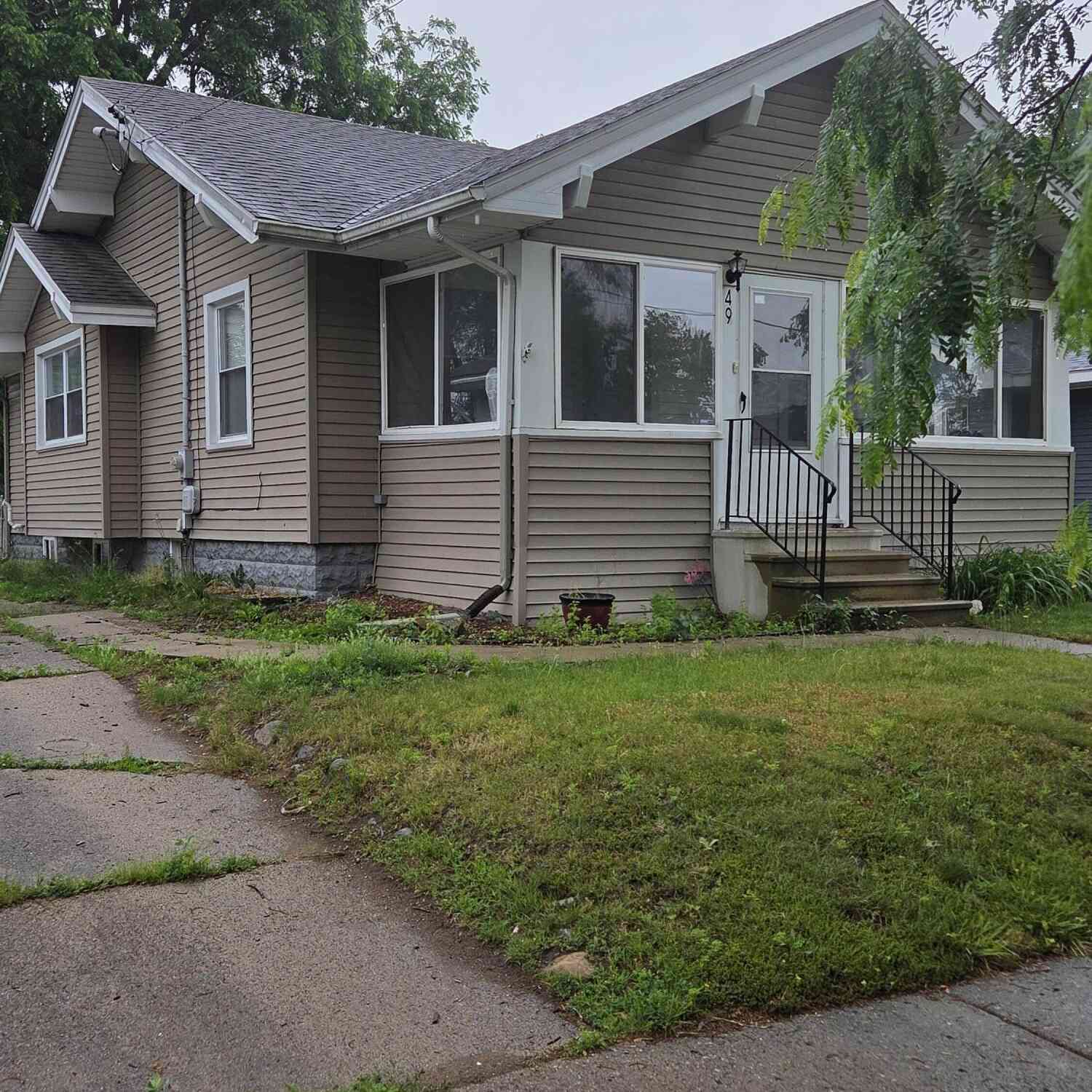 Homes For Sale - 49 W Kingman Avenue<br/> Battle Creek, MI 49014